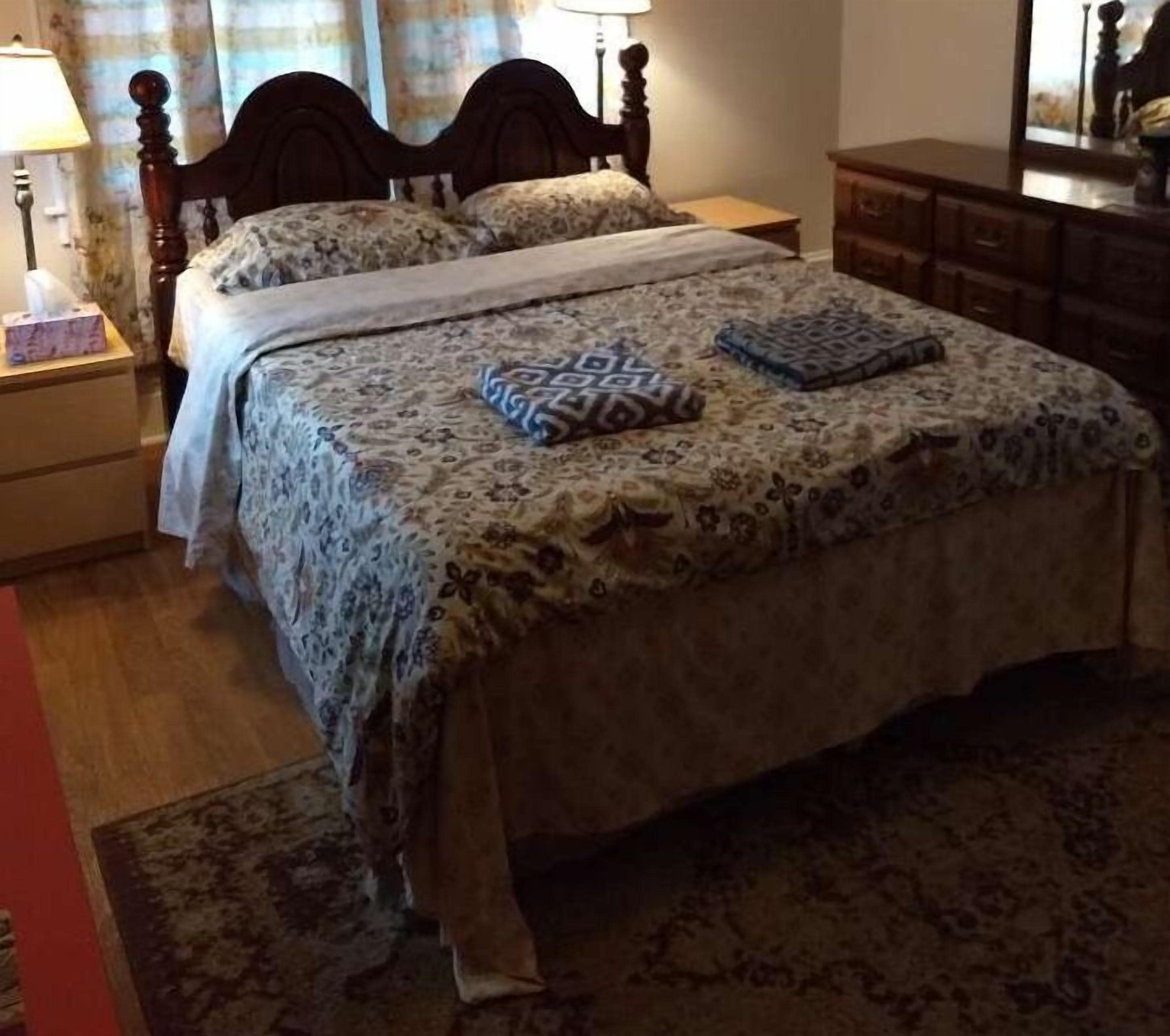 Furnished Guest Room W Bath. NO SHARES.  10 mnts to Capitol. Long Term Low Rate