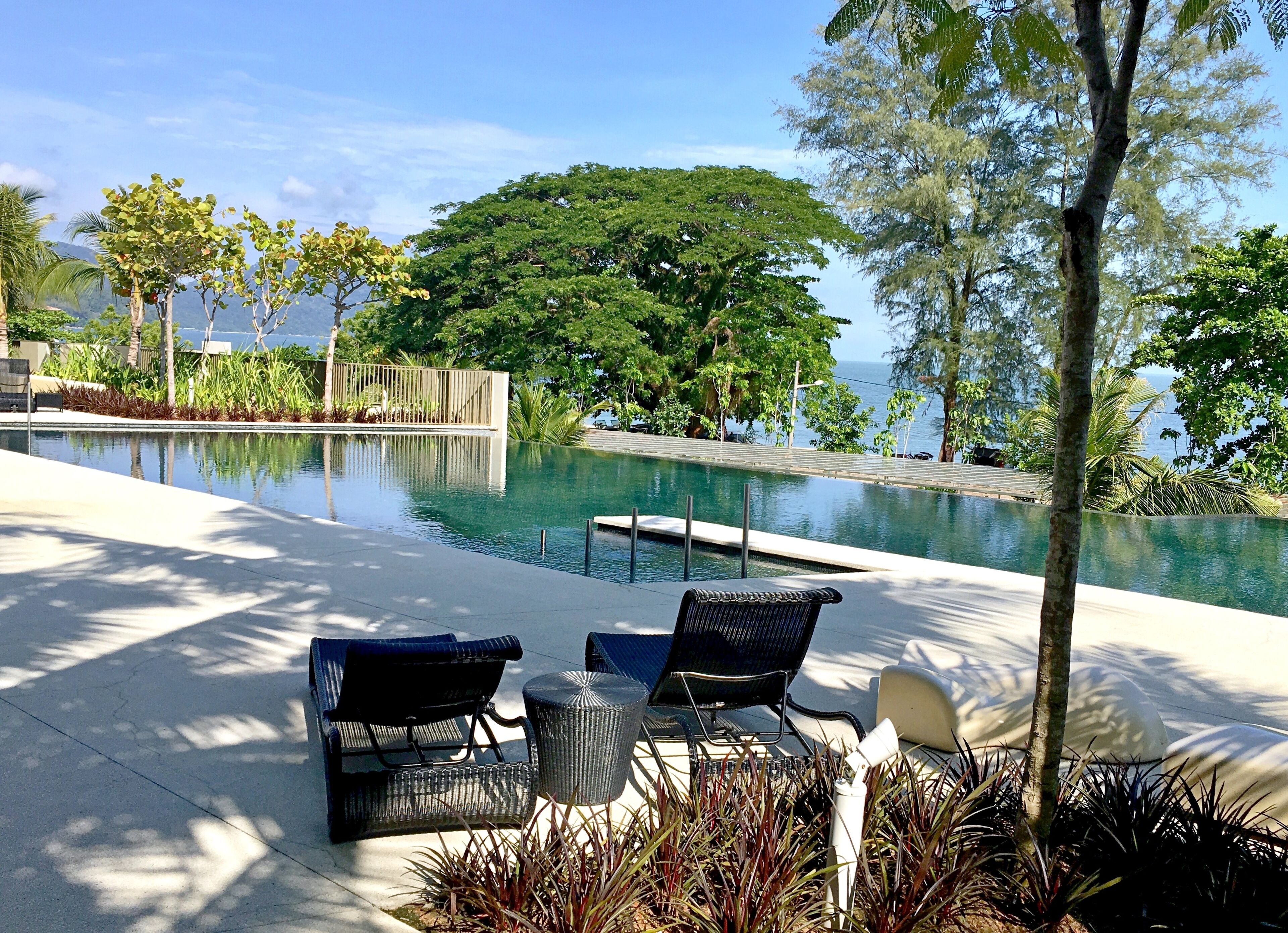 Seaside, heart of Batu Ferringhi beach, luxury home stay 
