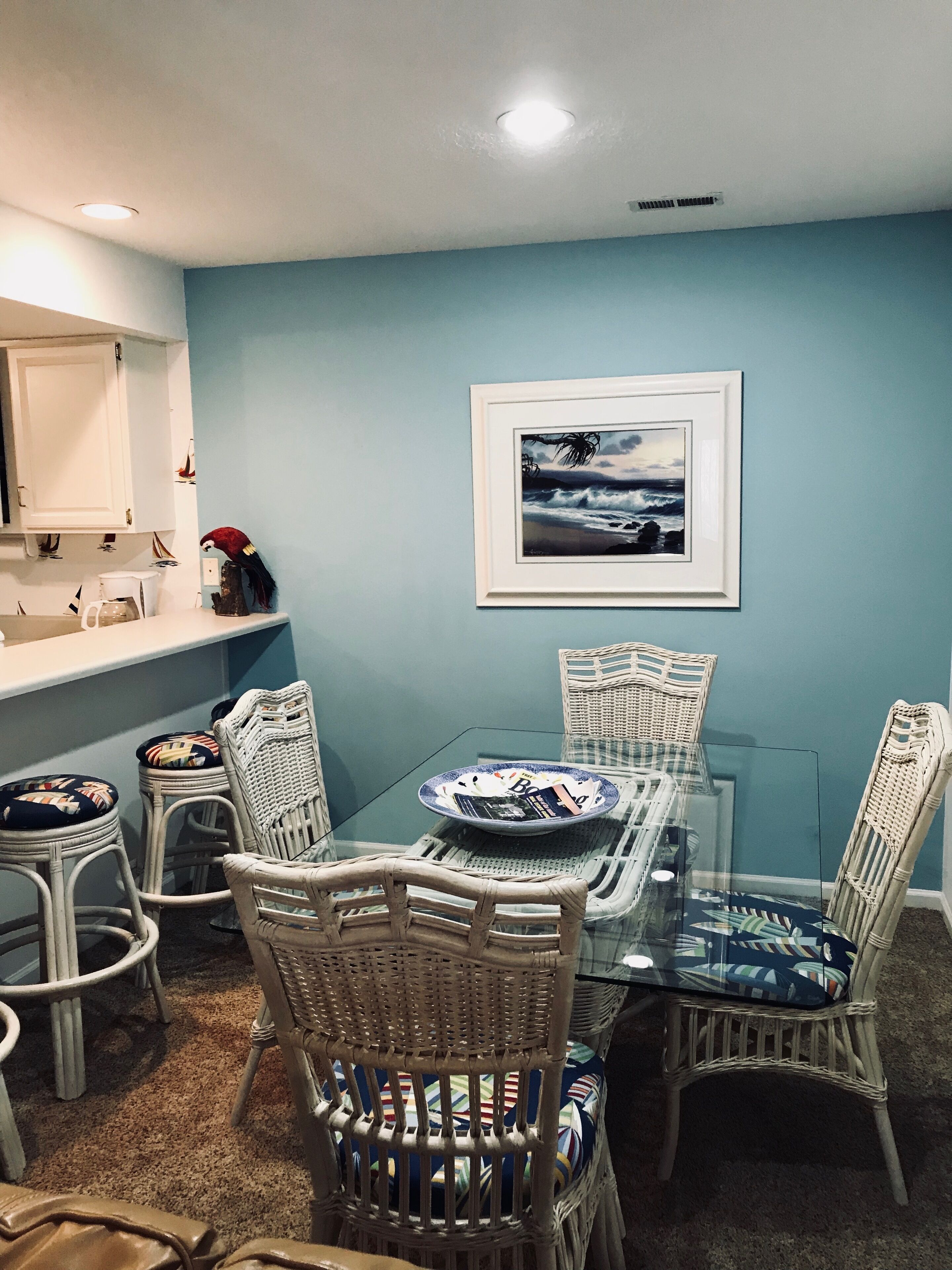 Beautiful Regatta Bay 2 Bdrm Lake Of The Ozark Condo. Water, shopping, fun!