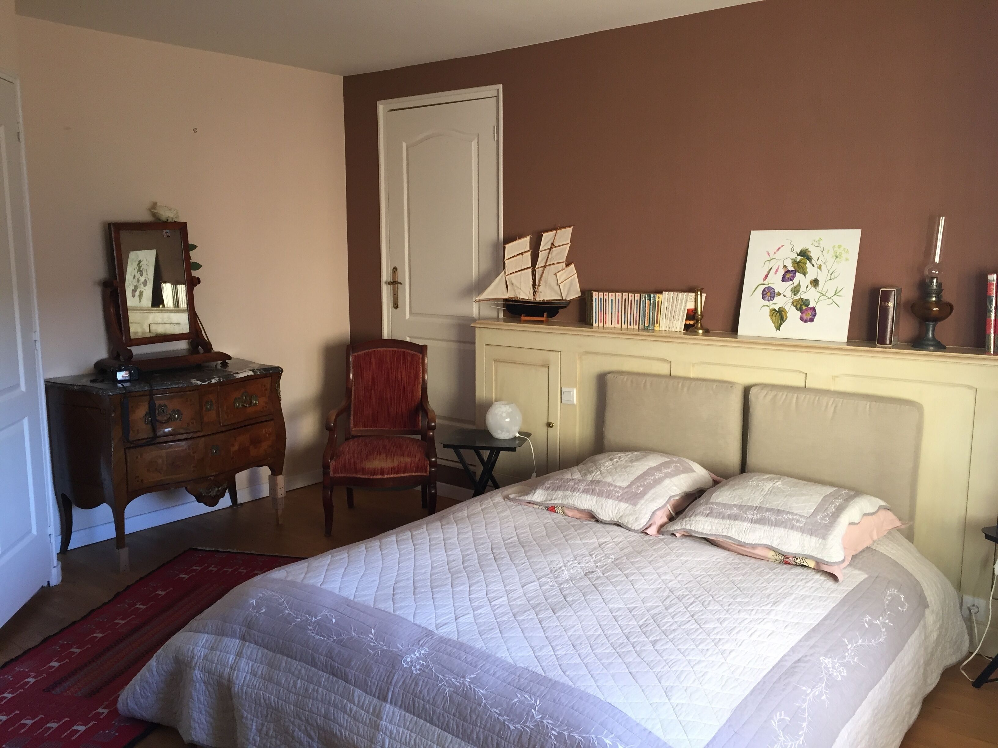Bed and breakfast in a lovely silk-farm - bedroom 1