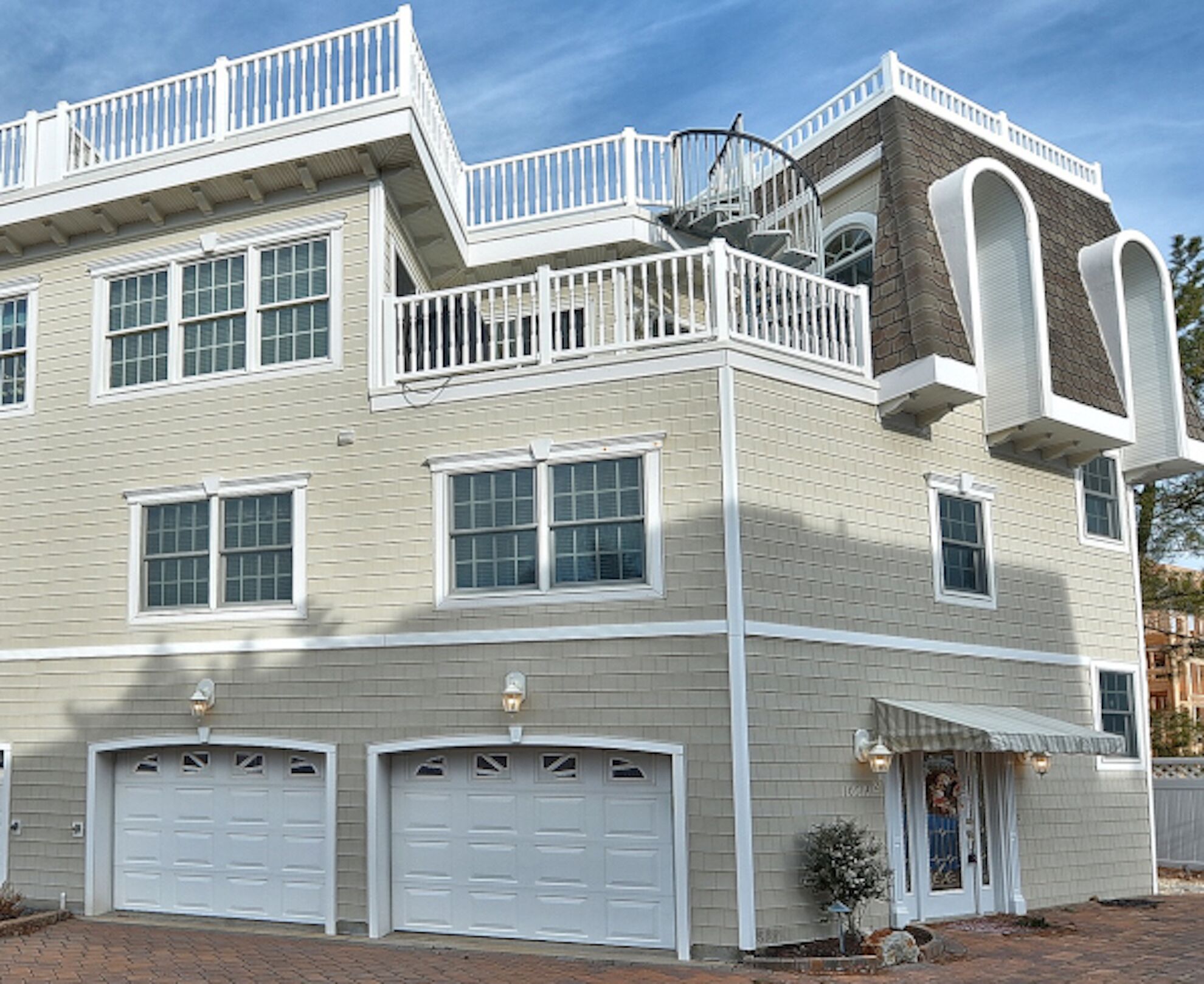 LBI Beachside Retreat, Lux Condo w Elevator, 4 B'Rooms, 3 Bath, New Listing