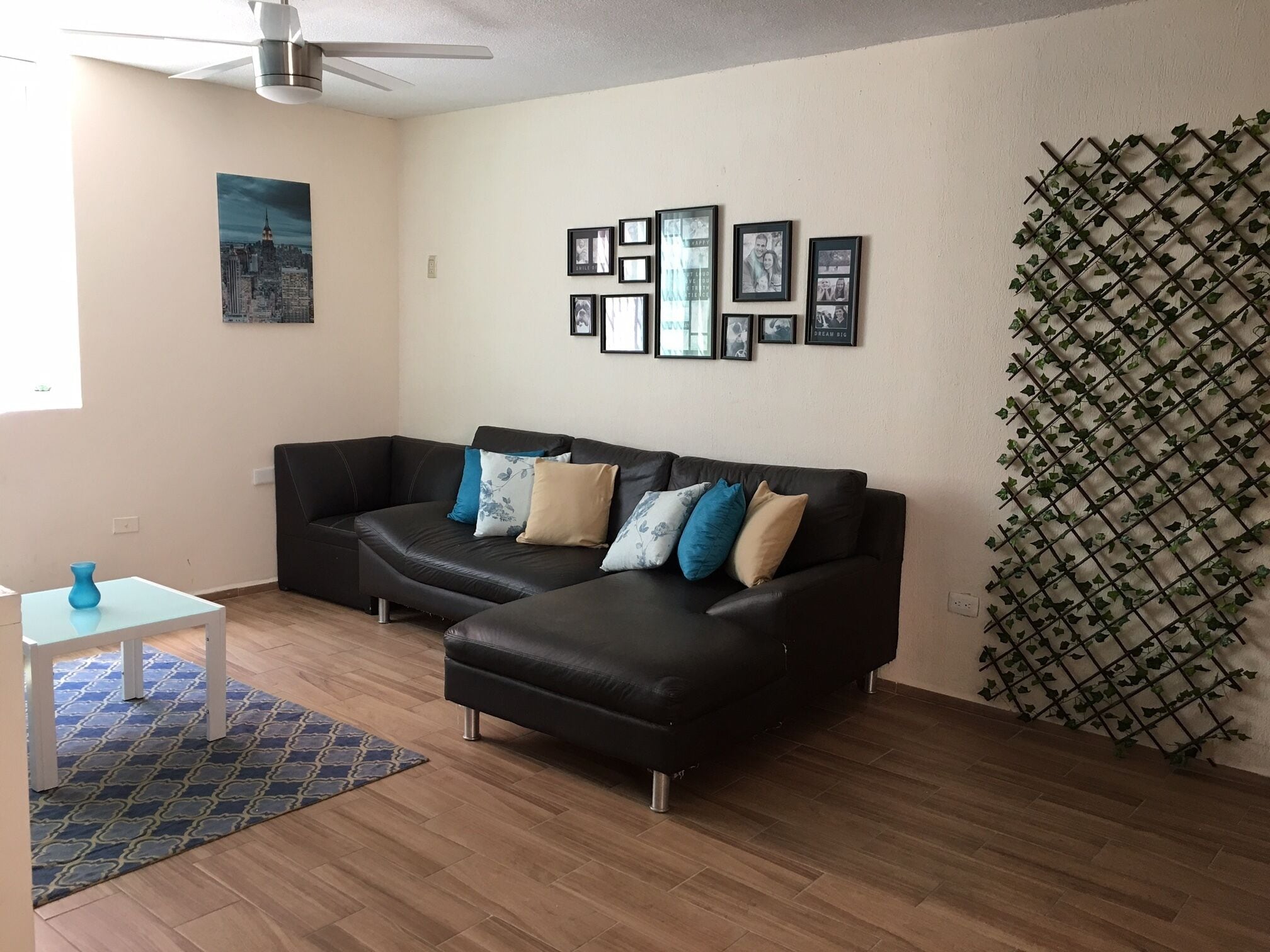 Beautiful Apartment located near to Altabrisa shoping center.