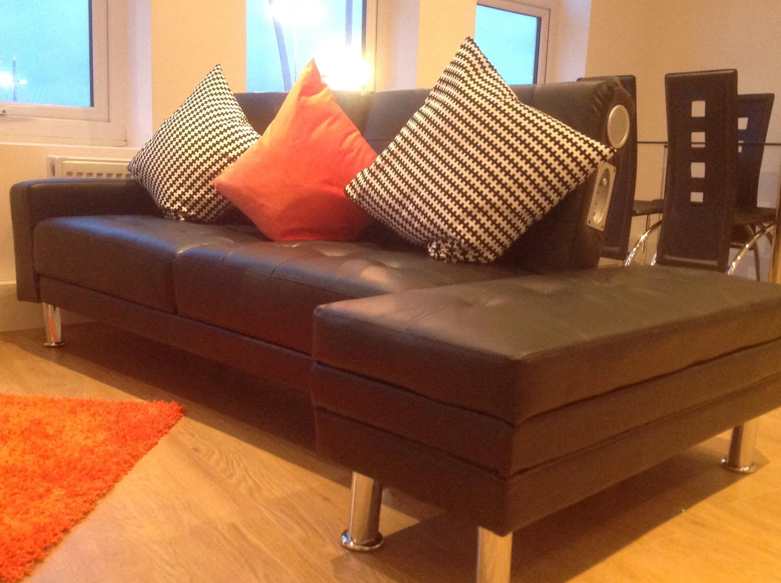 Spacious & Luxurious, Cranbrook Apartment