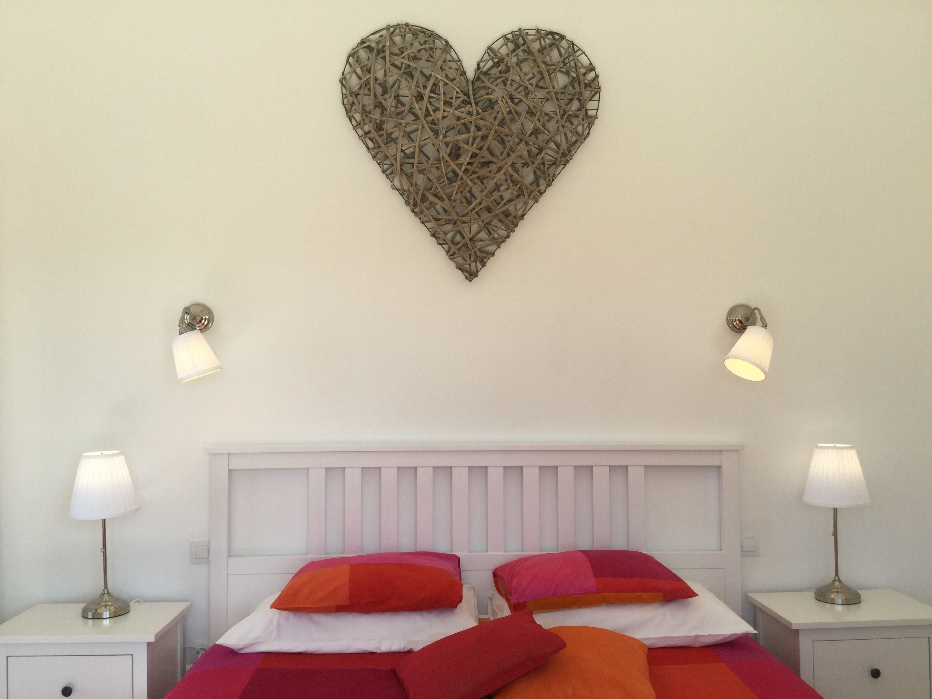 Suite with big double bed, ensuite bath, free wifi and  pool access