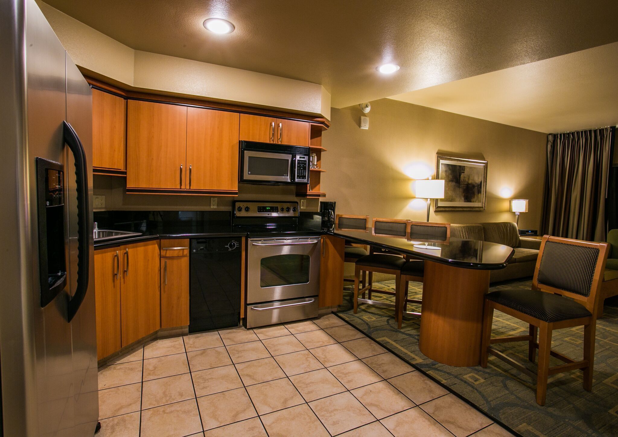 Princess Suite- 1BR 1B Full kitchen w washer/dryer & balcony:sleeps 5:1150