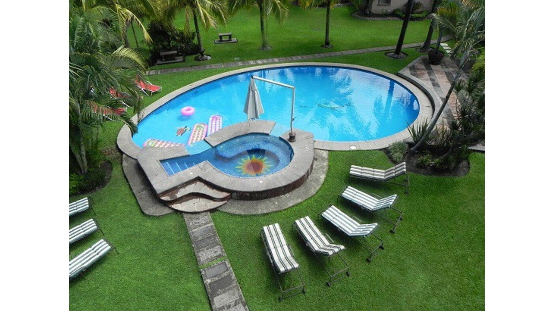 ROOM 3 COMPLETELY INDEPENDENT - MEXICO