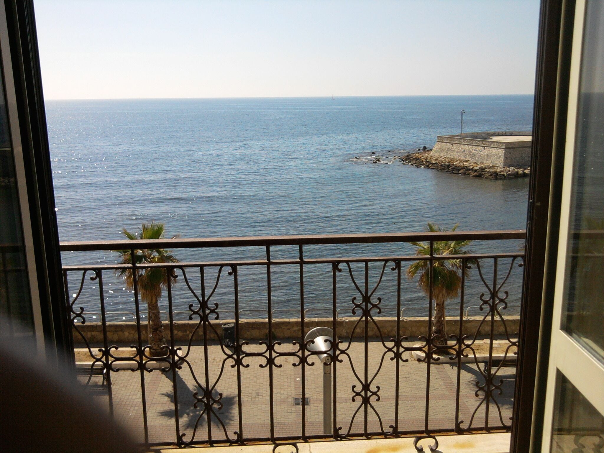 Spacious beachfront apartment