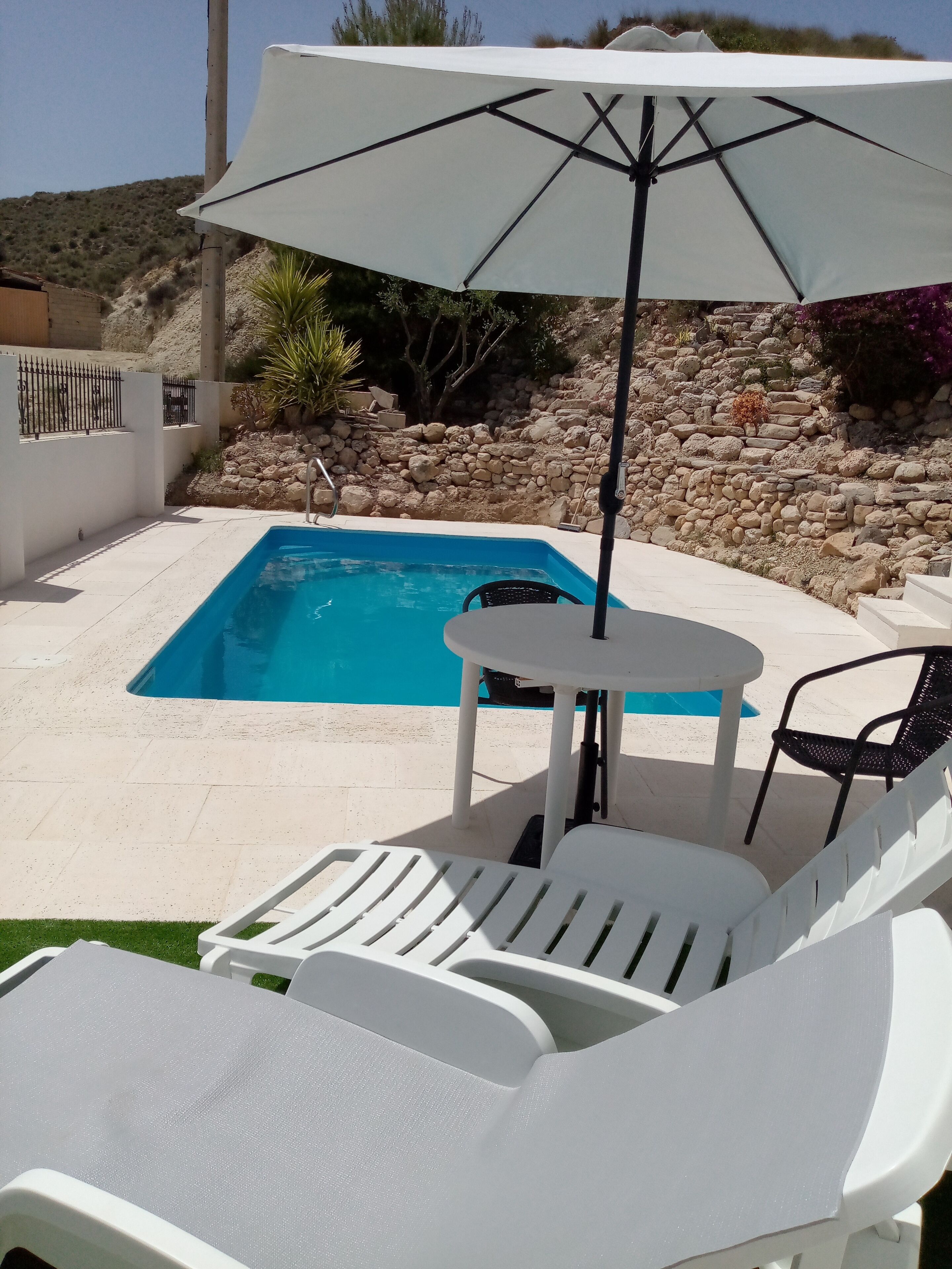 Almond Reef Accommodation delightfully restored apartment, quiet, rural village.