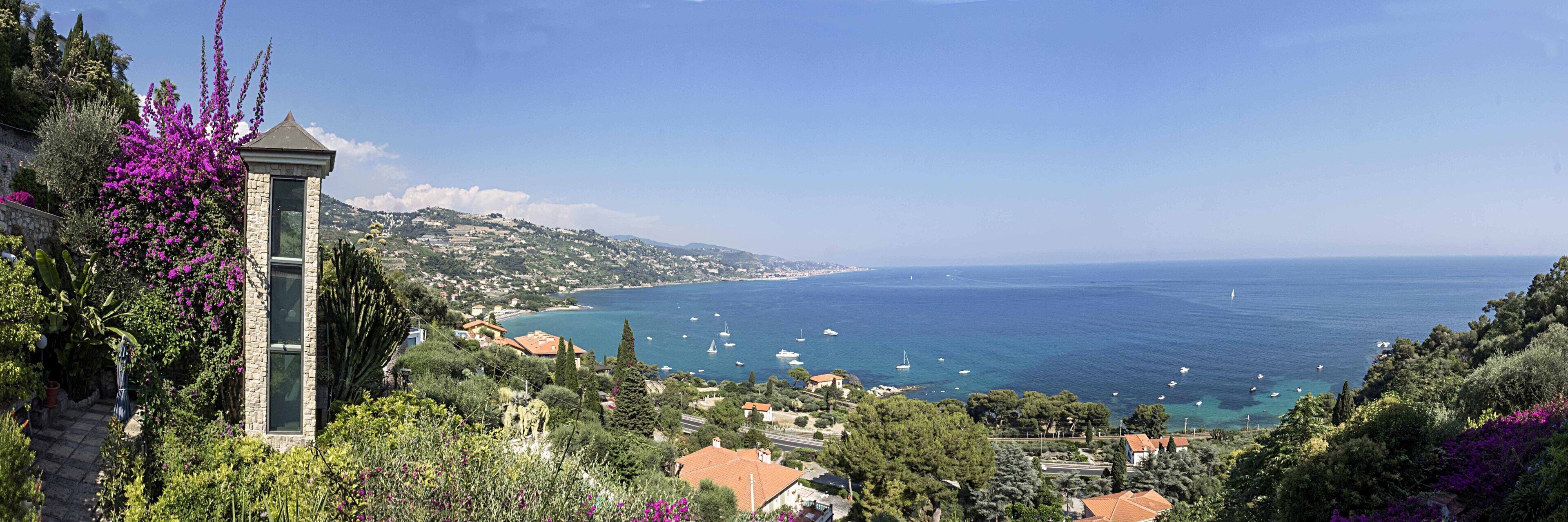 Luxurious apartment with breathtaking views of Italian Riviera.