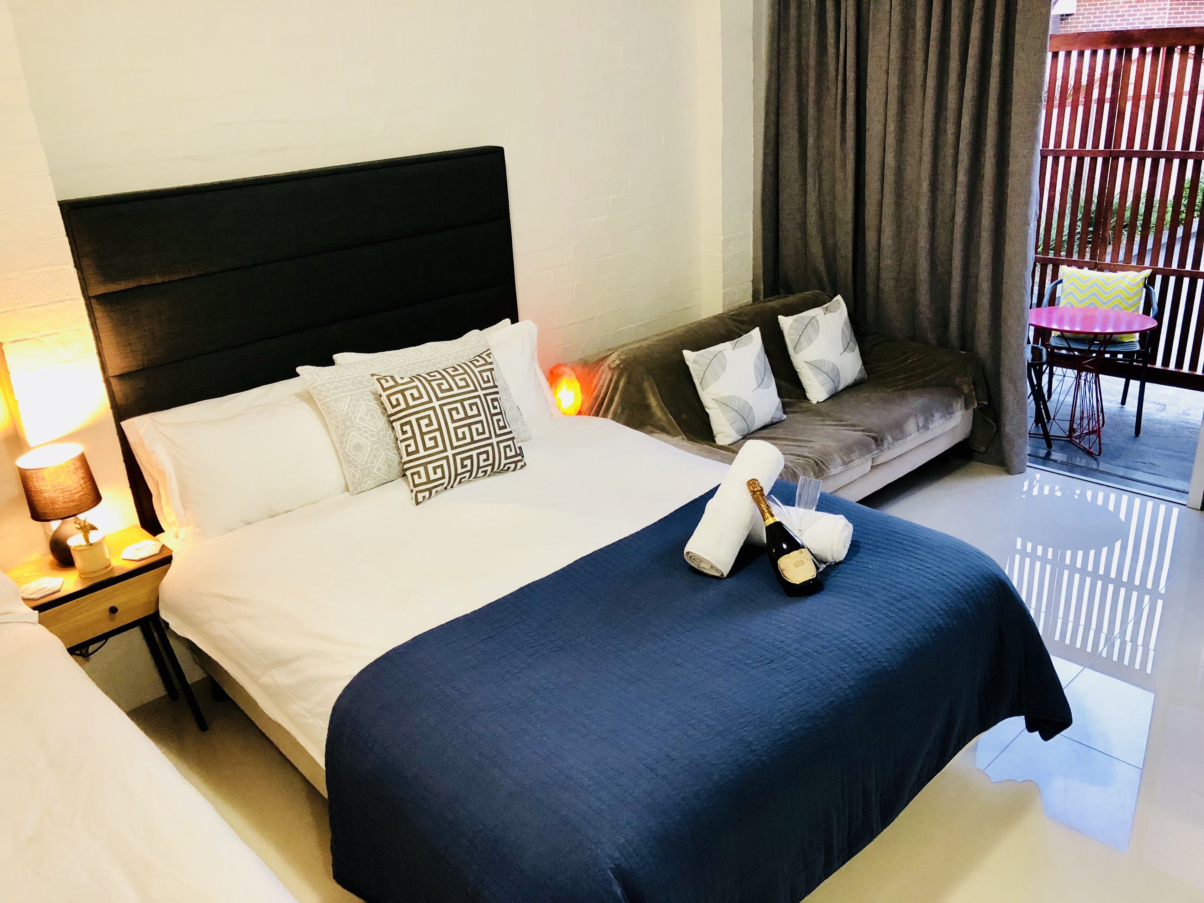 Stylish Studio, Sleeps 4, Aircon 