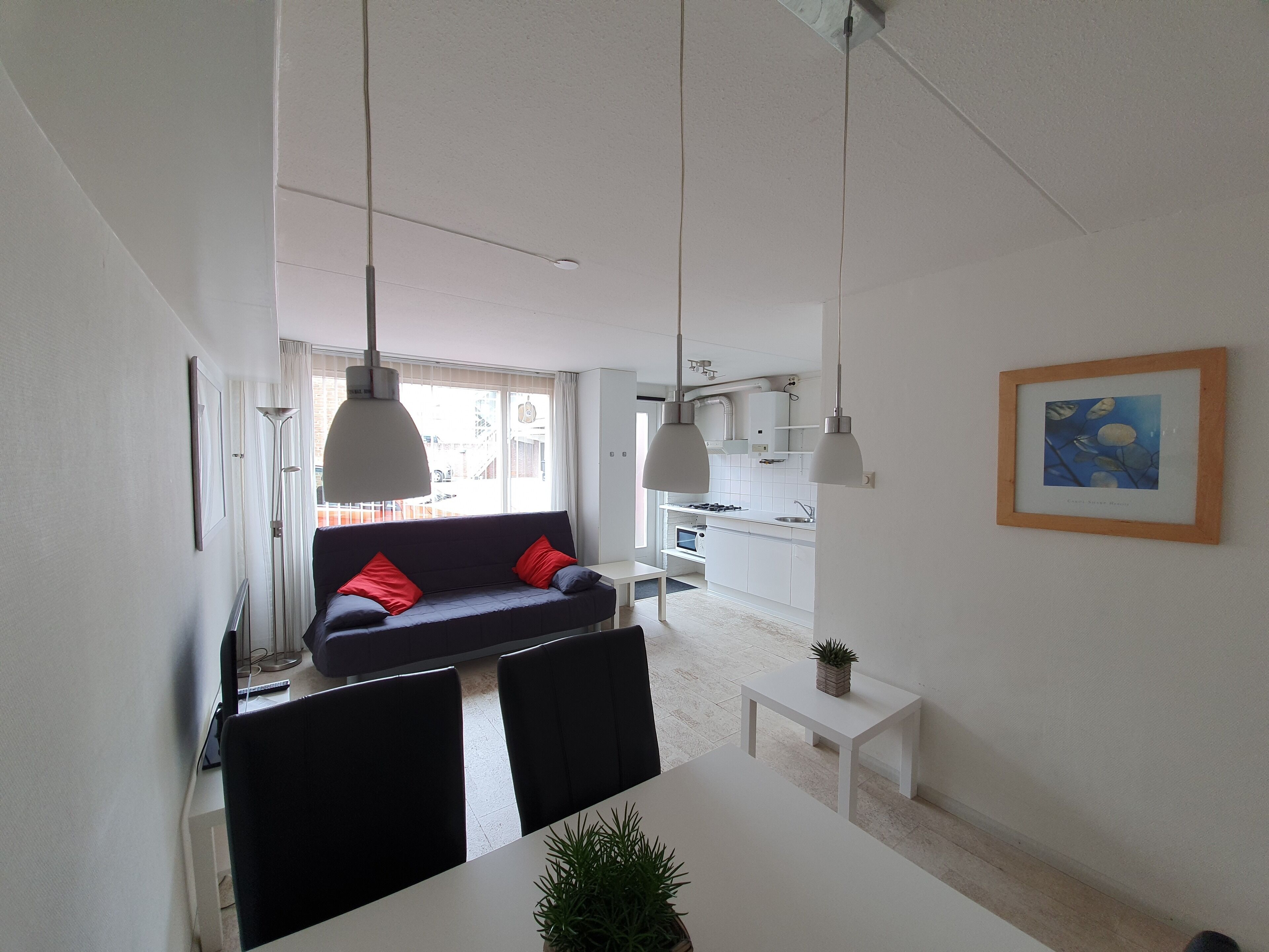 Apartment with parking space 250 meters from the sea in the center 