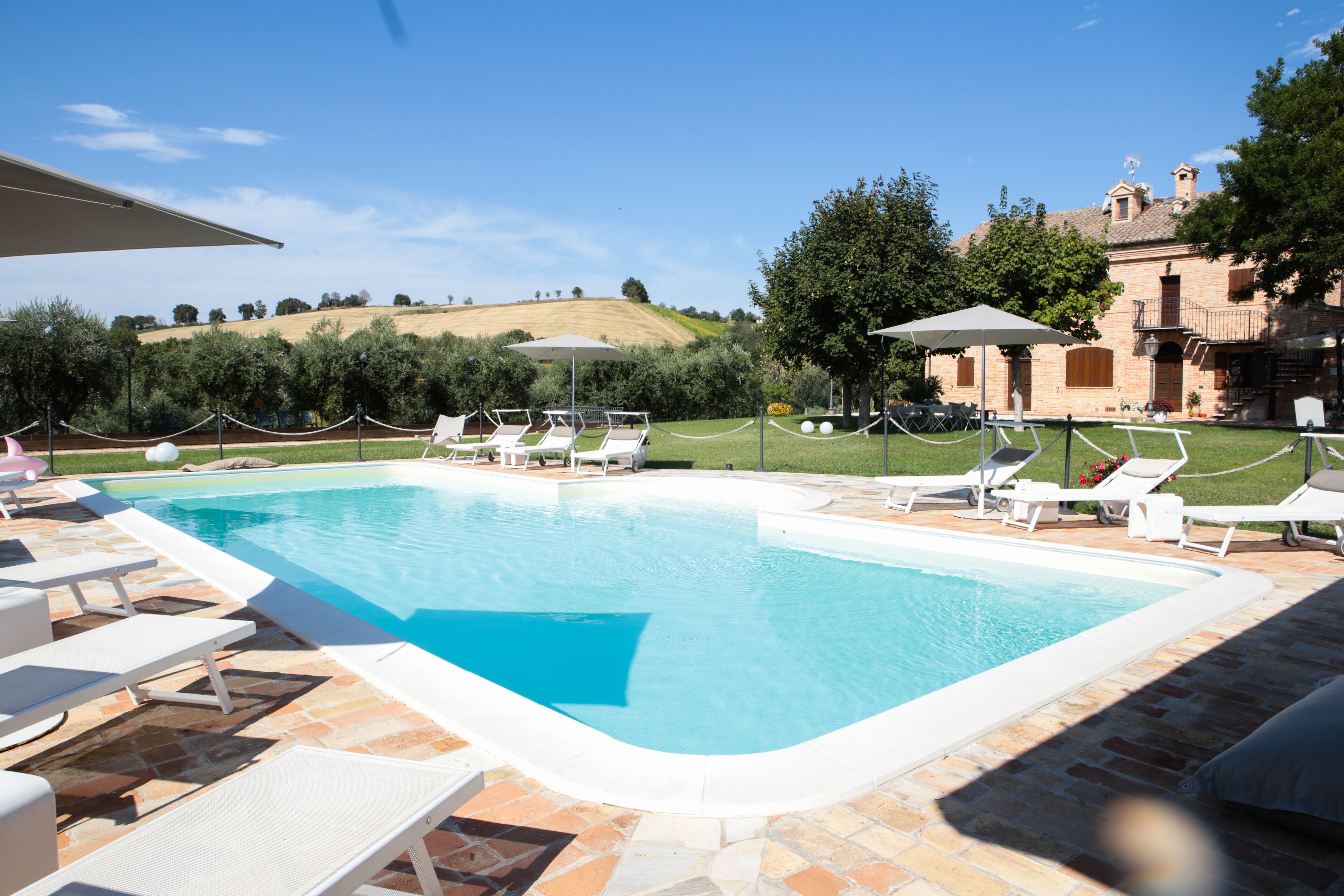 Villa Pedossa, Il Grano, app in villa with pool 7 km from Senigallia, Marche
