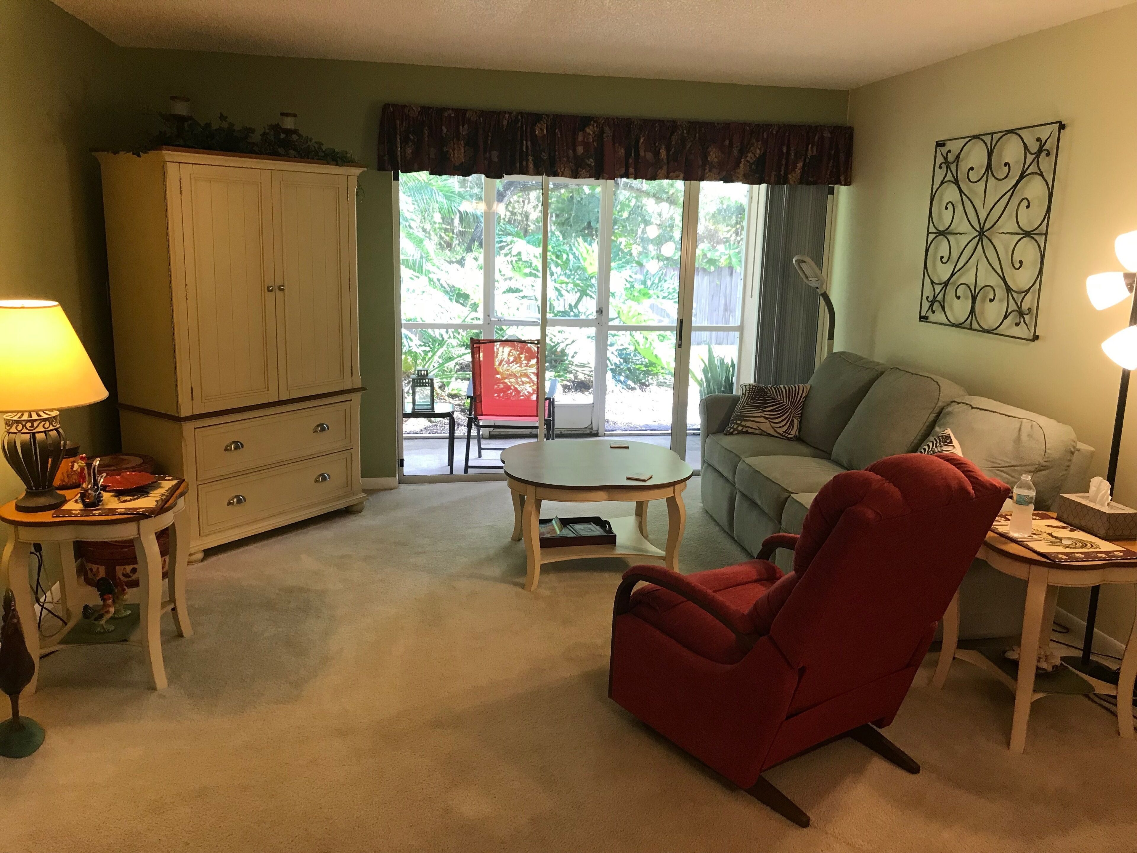 Tropical Condo Hideaway. Spring brings the Festivals and Arts and Craft Shows