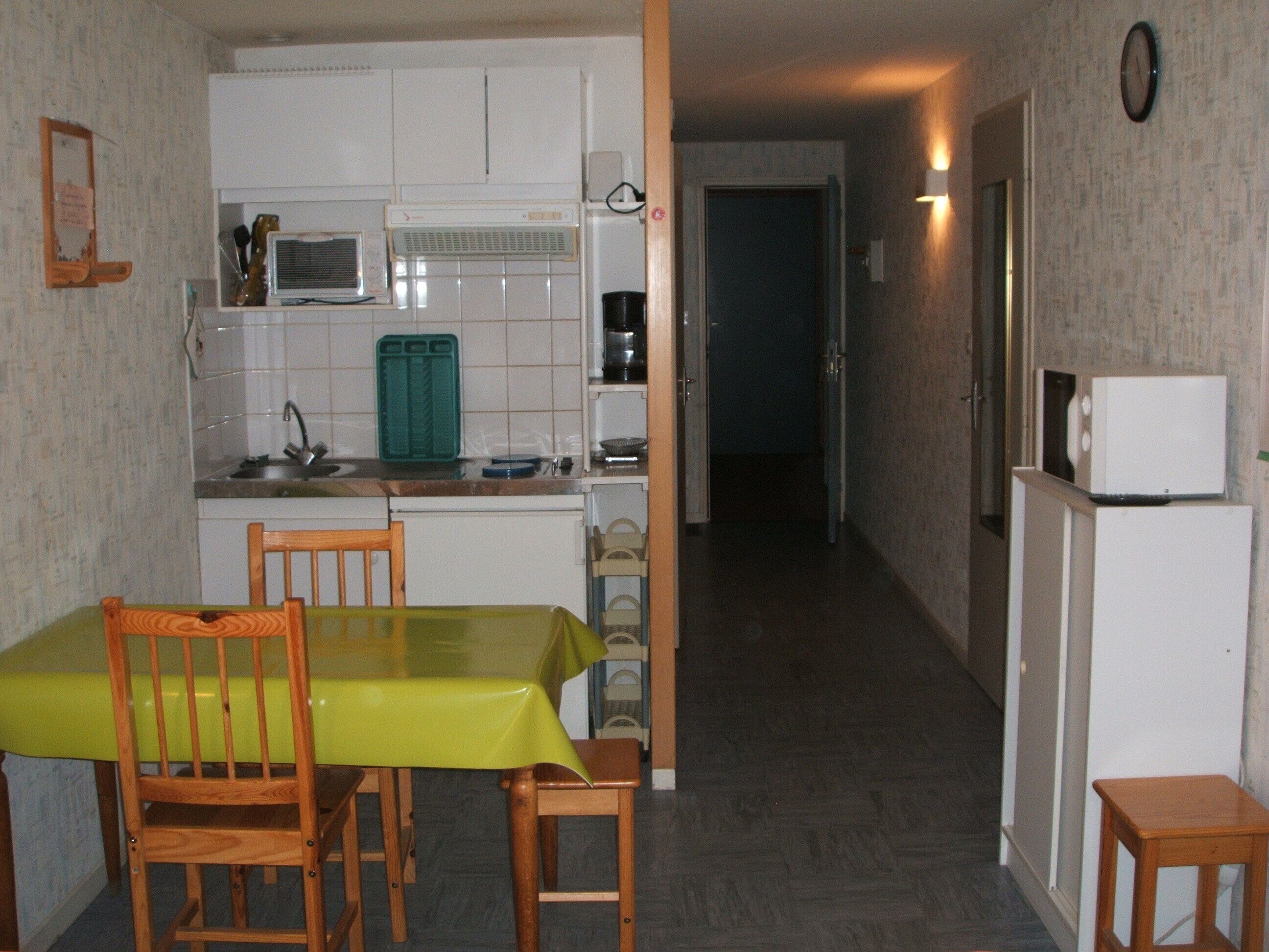 STUDIO-CABIN BAREGES VILLAGE CENTER IDEAL SKIING REST FRESH AIR HIKING 