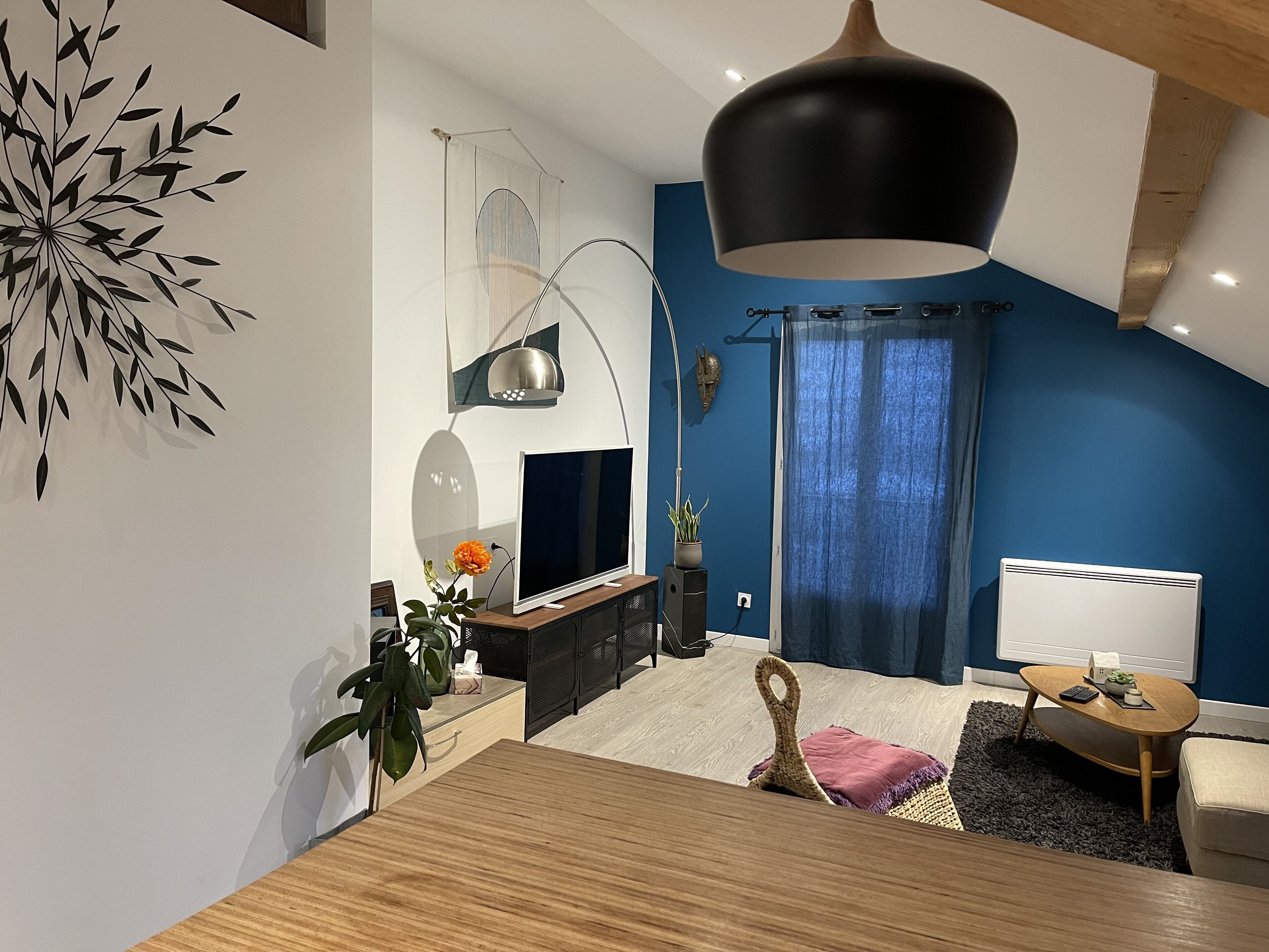 F1 of 50 m2 done again has nine bright calm and comfortable