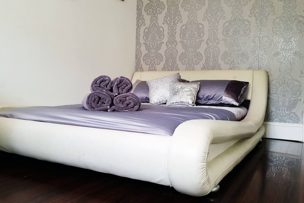 1 Bed Flat - 2 mins from Station + 100MB Wifi