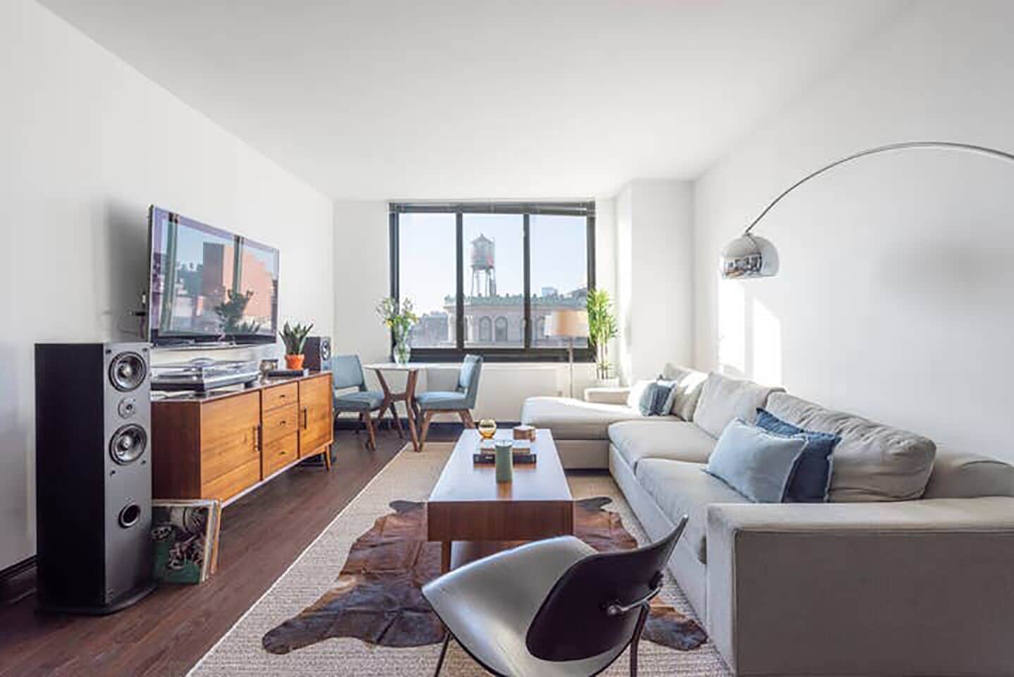 Stunning NYC Views, Free Gym, Doorman, Terrace!