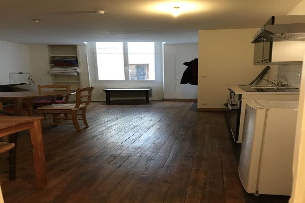 Blaye great large groundfloor furnished flat just so practical