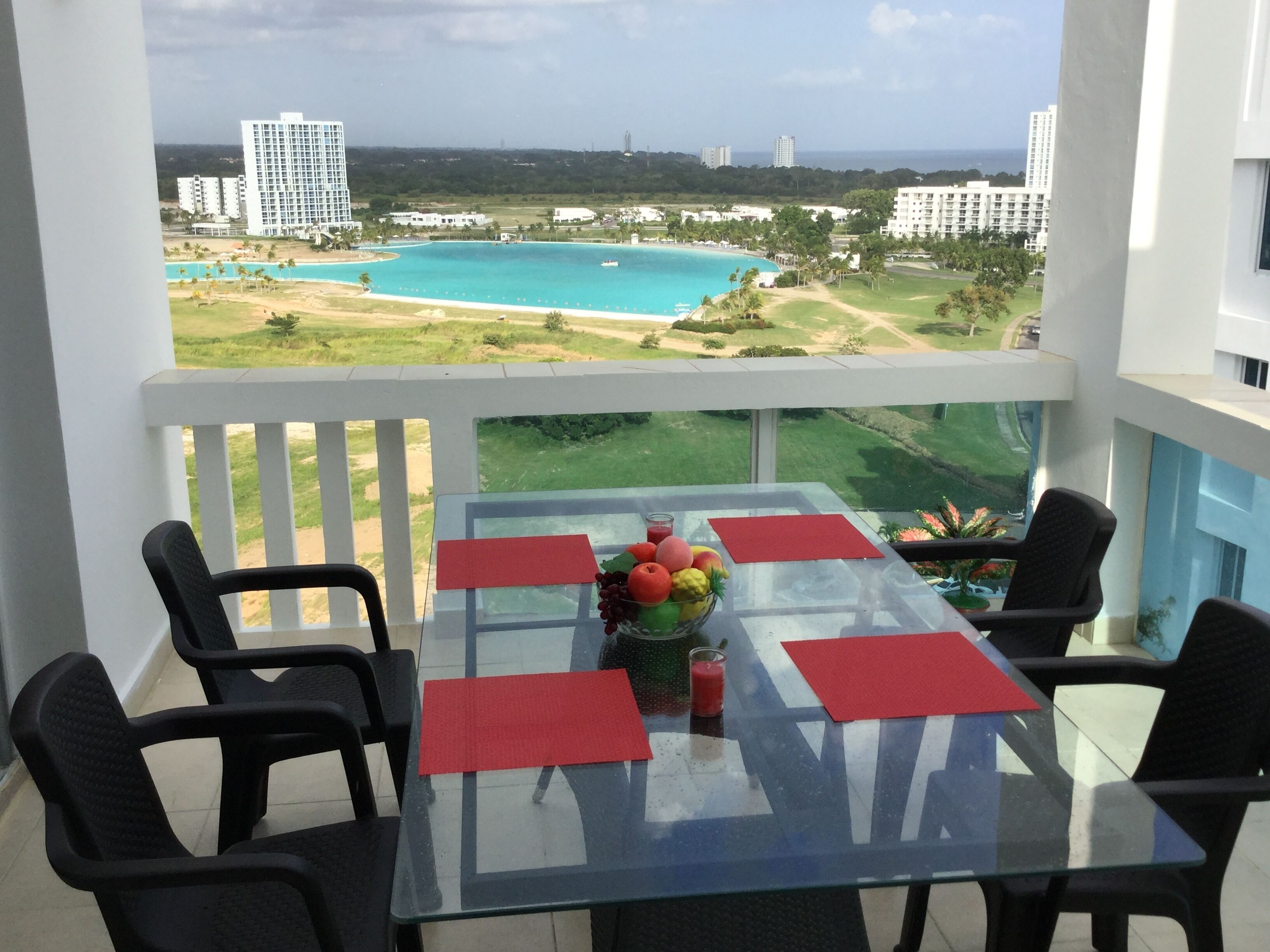 Penthouse Condo With Ocean, Mountain And Large Pool Views!