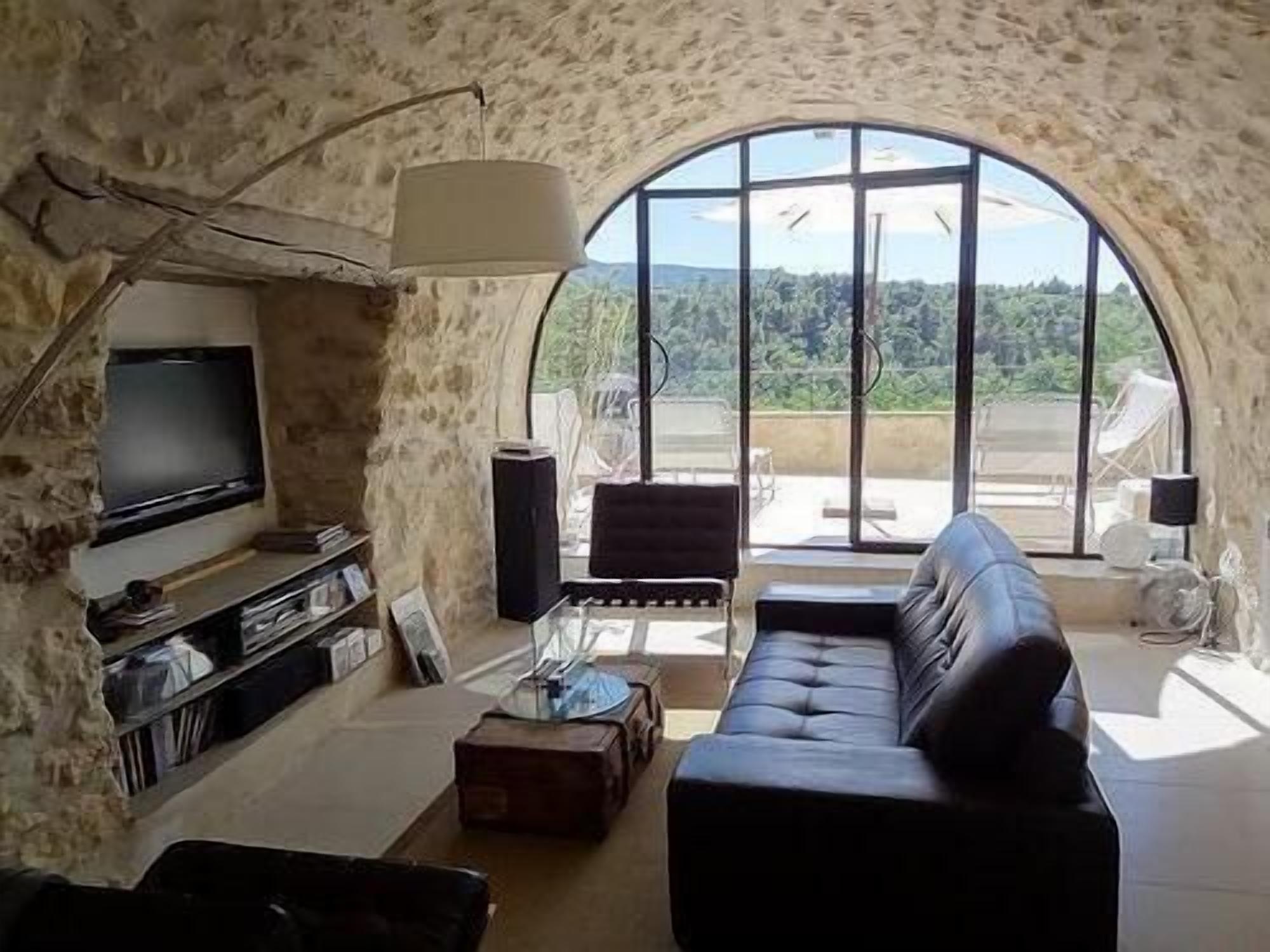 Private Hideaway in Menerbes ... A beautiful hilltop village in Provence