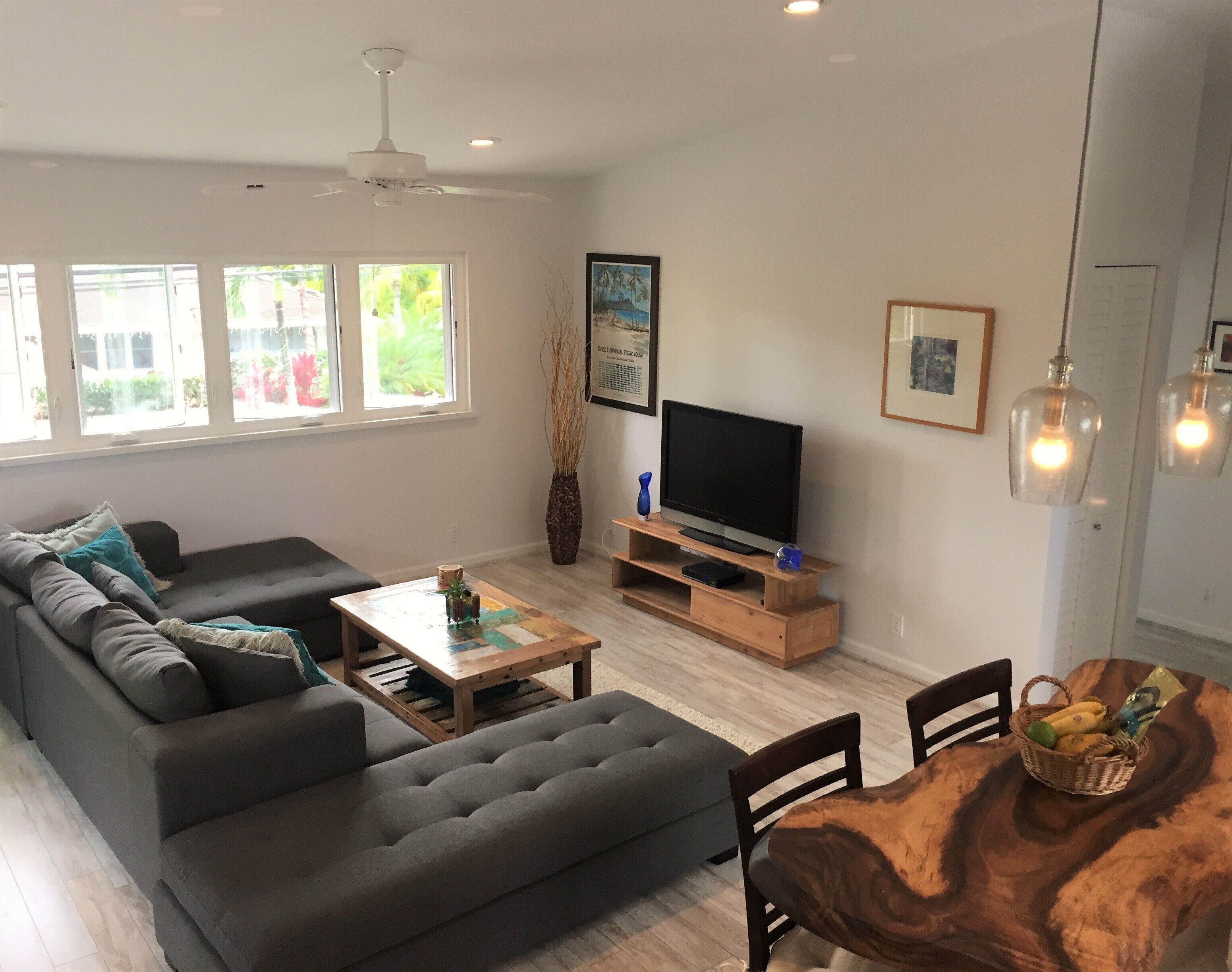 Quiet, Private,  Beachy 2-bedroom,  Walk to Kailua Beach, A/C