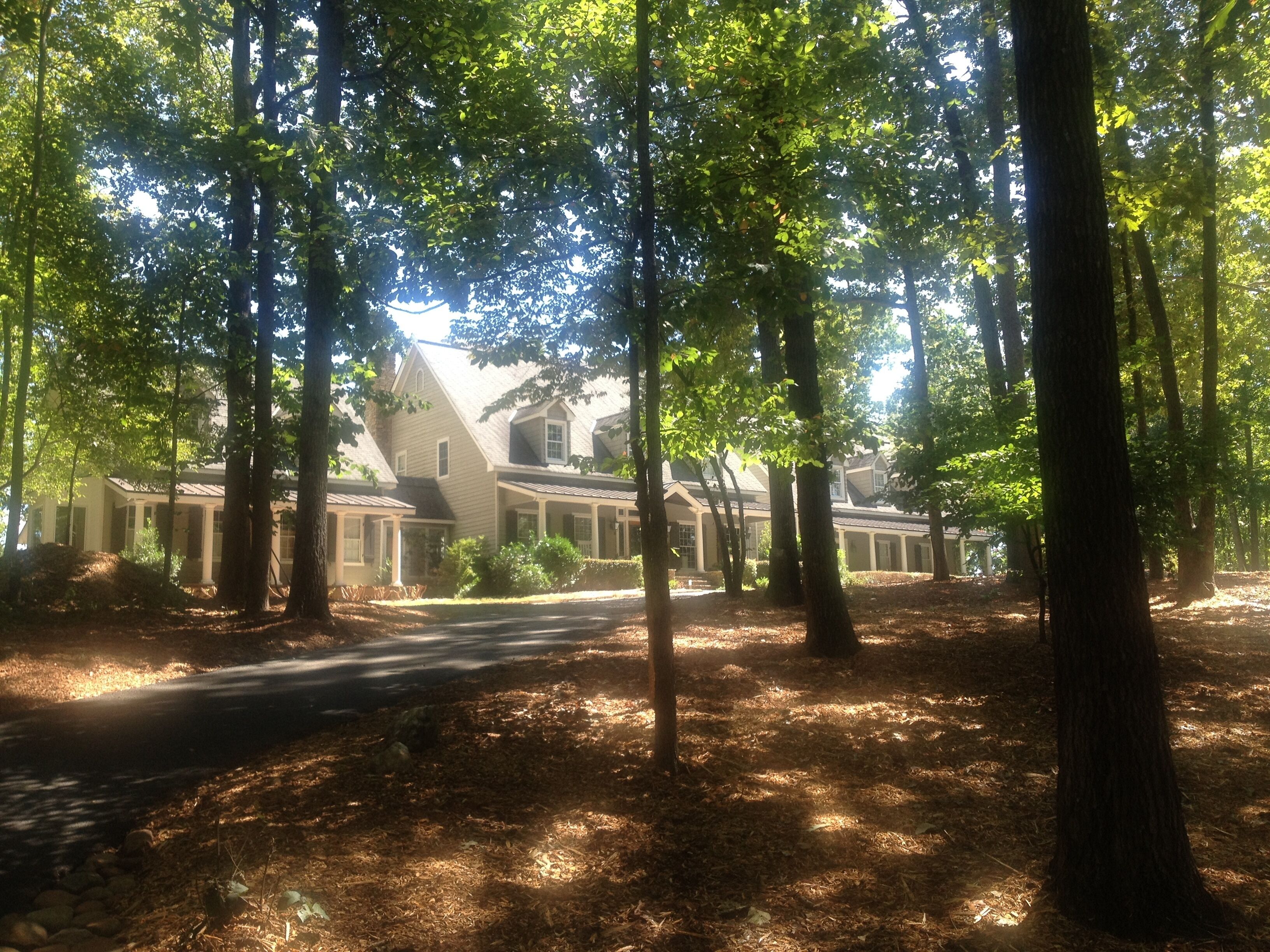 Secluded guest suite-just minutes to dntn Alpharetta/400/Windward.