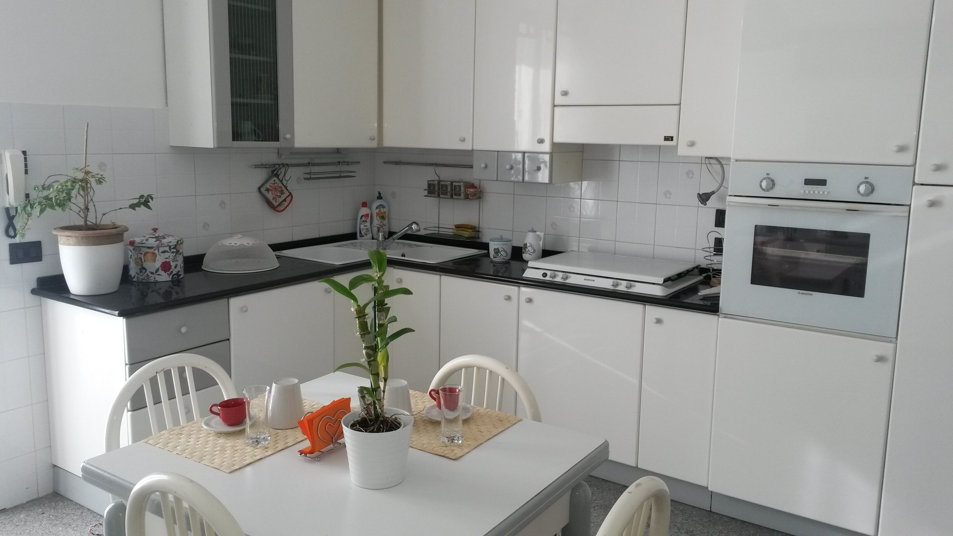 Apartment in the hills near the sea