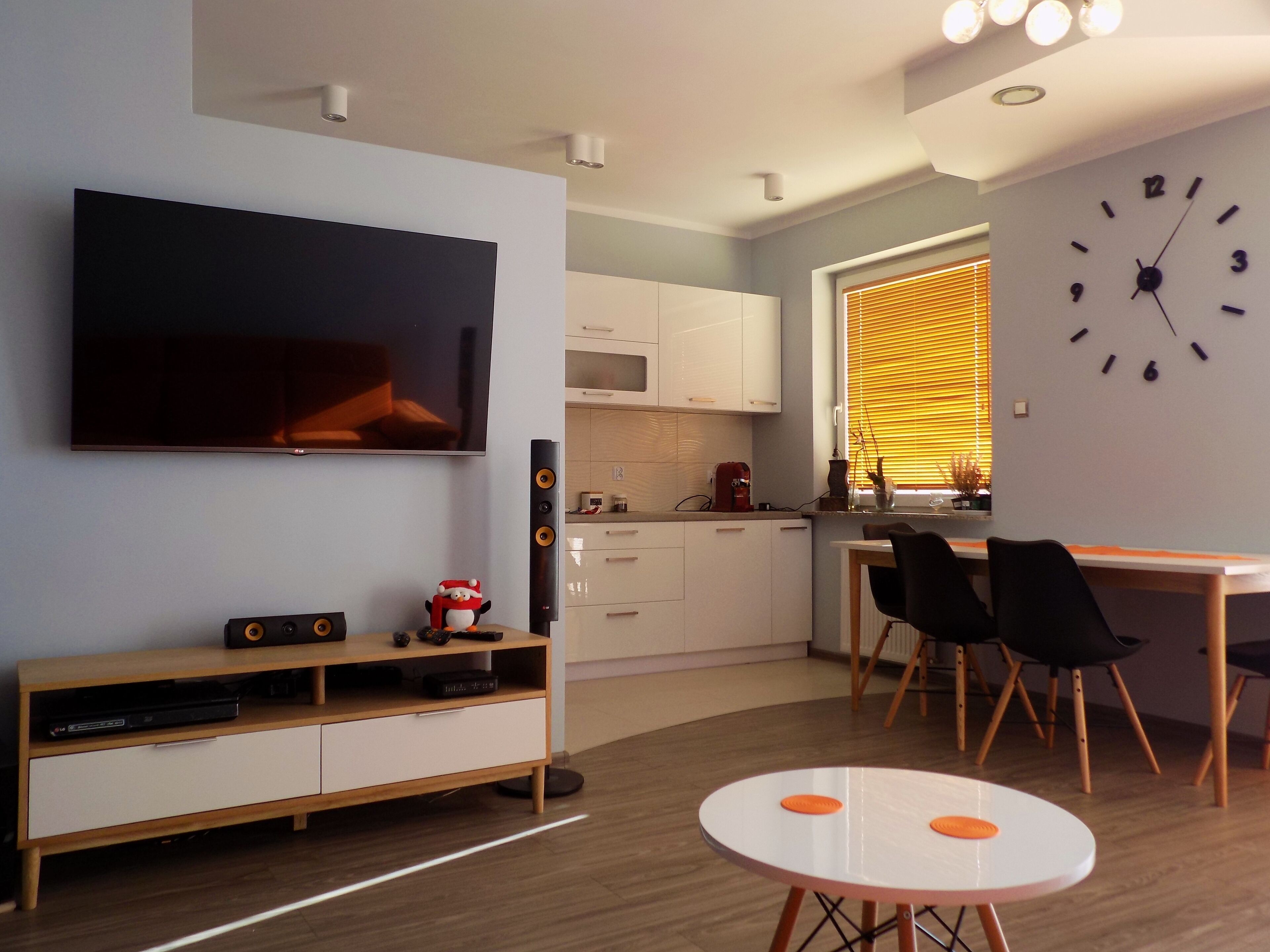 Comfortable apatrament with a large balcony , WiFi