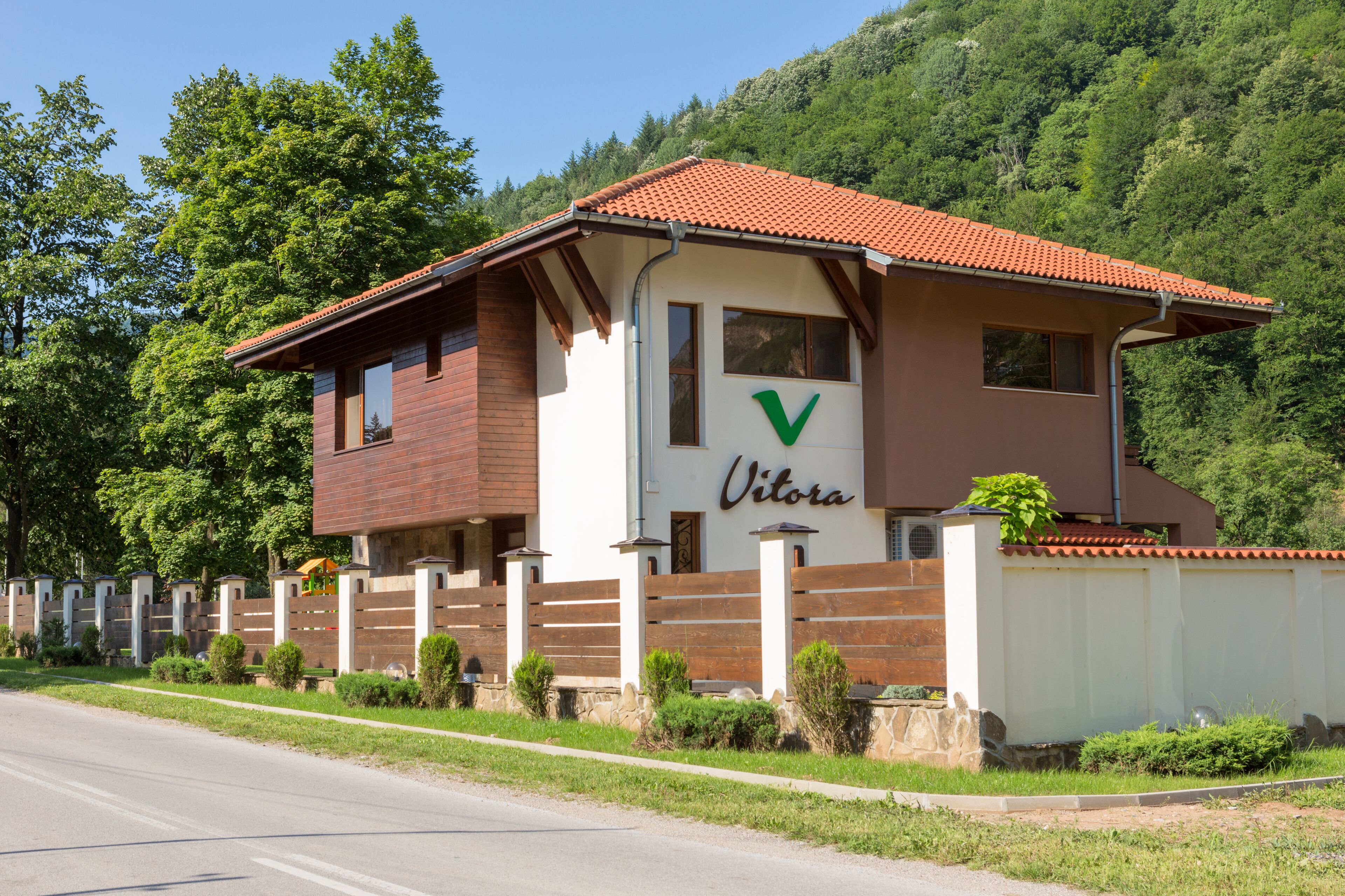 Vitora Guest House - Luxury & Style
