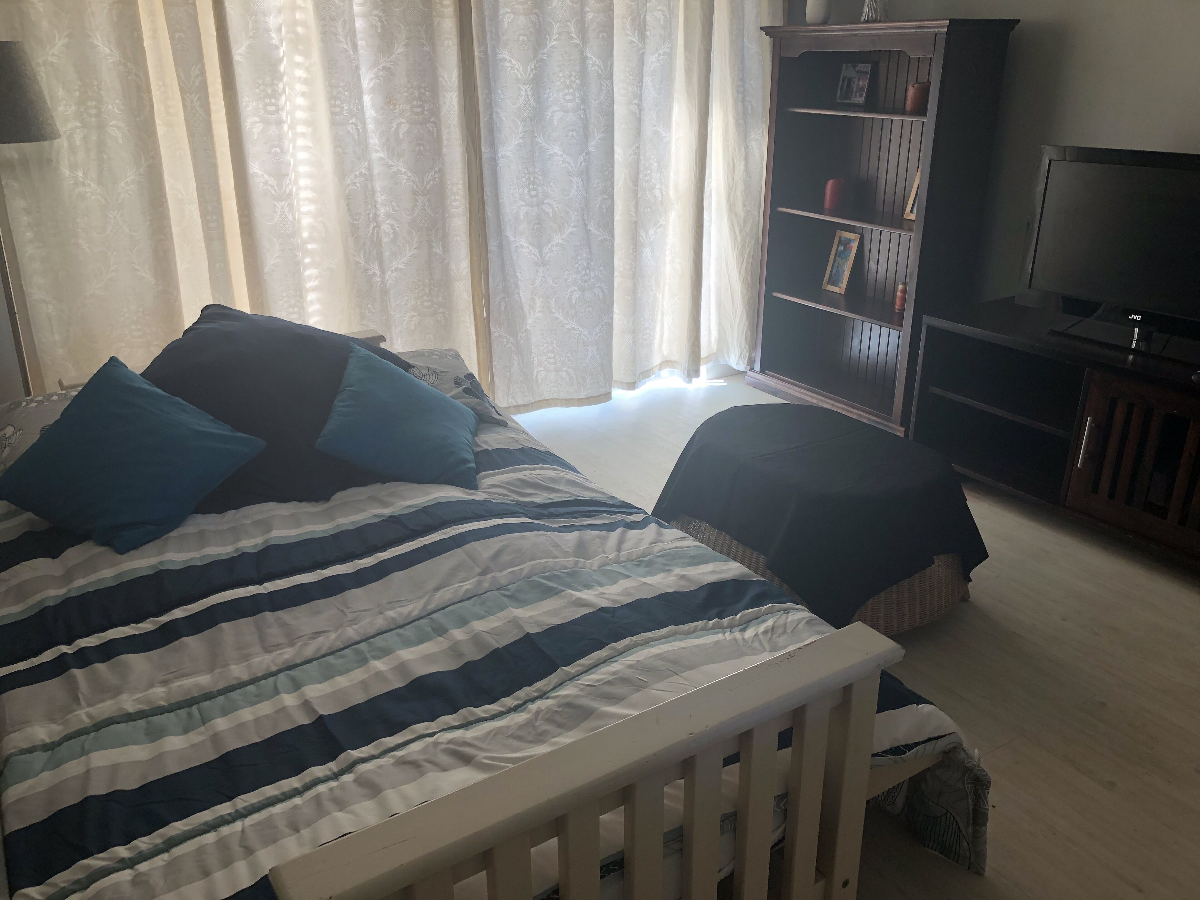 Urban Apartment - sleeps 7 Max