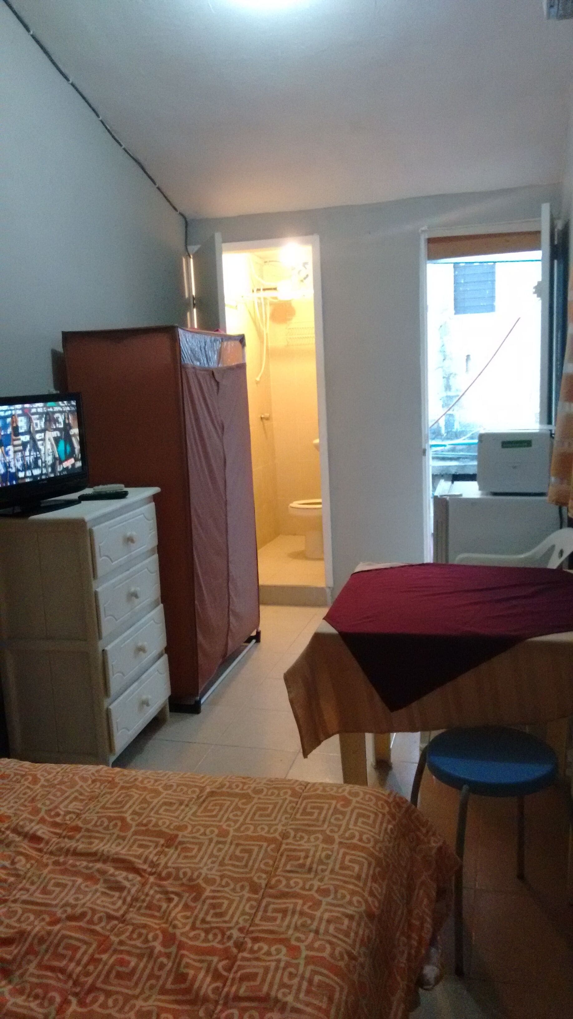 cuartos amueblados centricos independientes clima pantalla 100c. frigo wifi 25mg