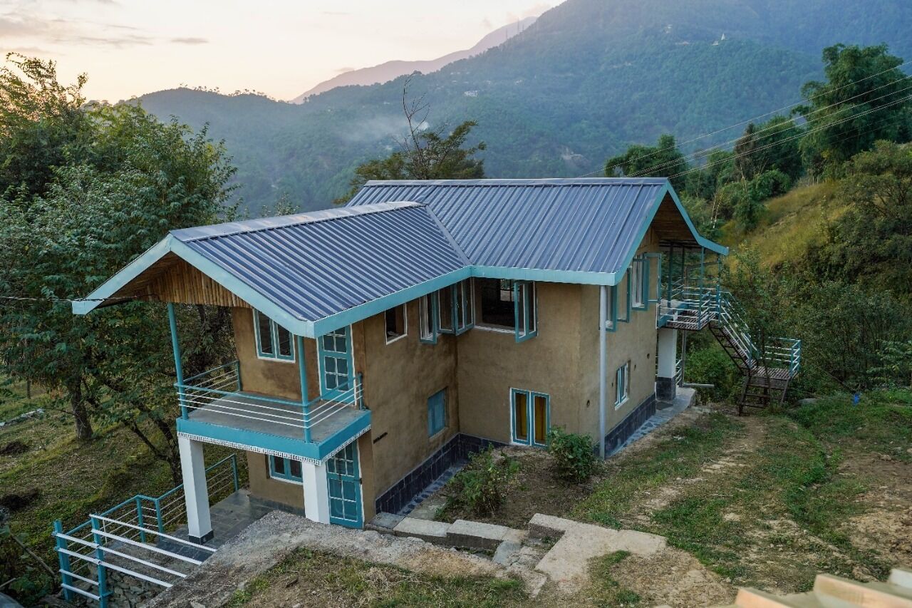 Ira's Hideaway "Mud and Bamboo House overlooking Palampur'