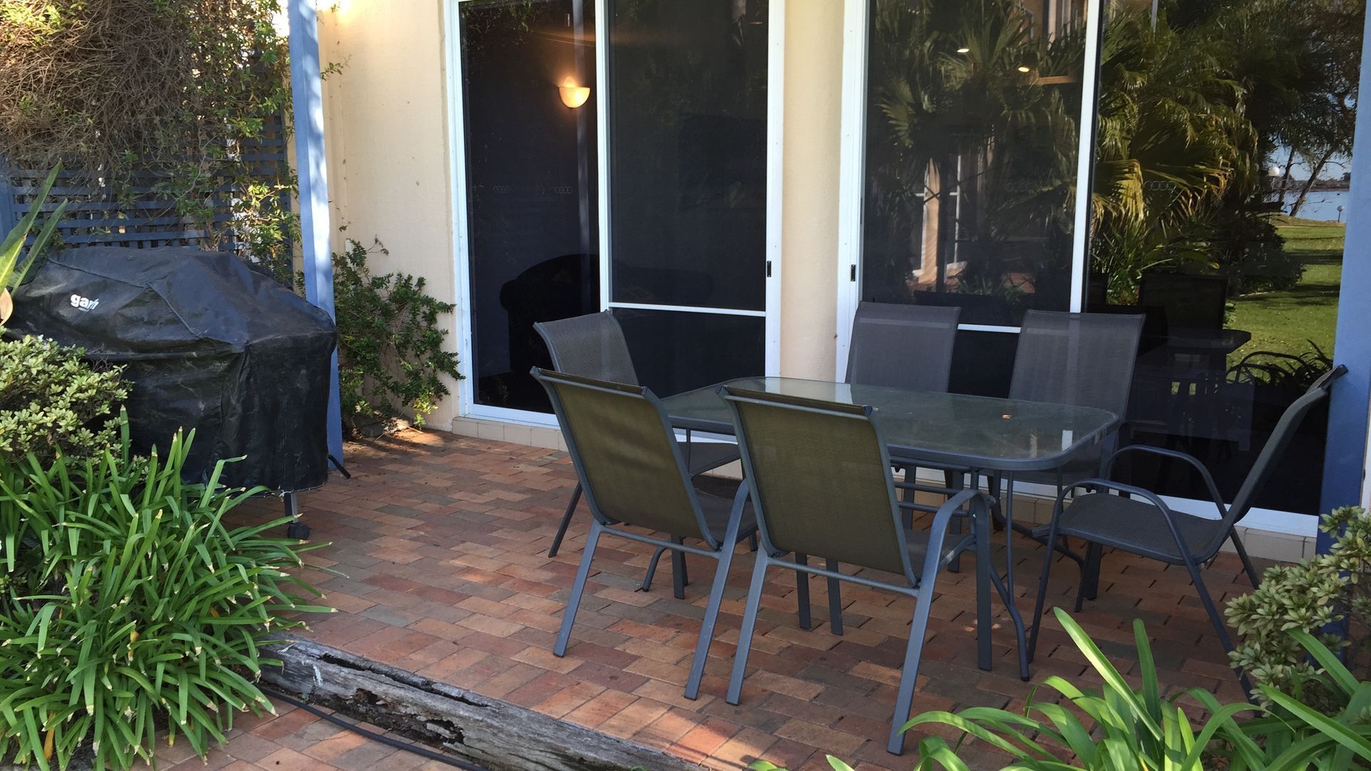 VILLA 16, VILLA TARNI