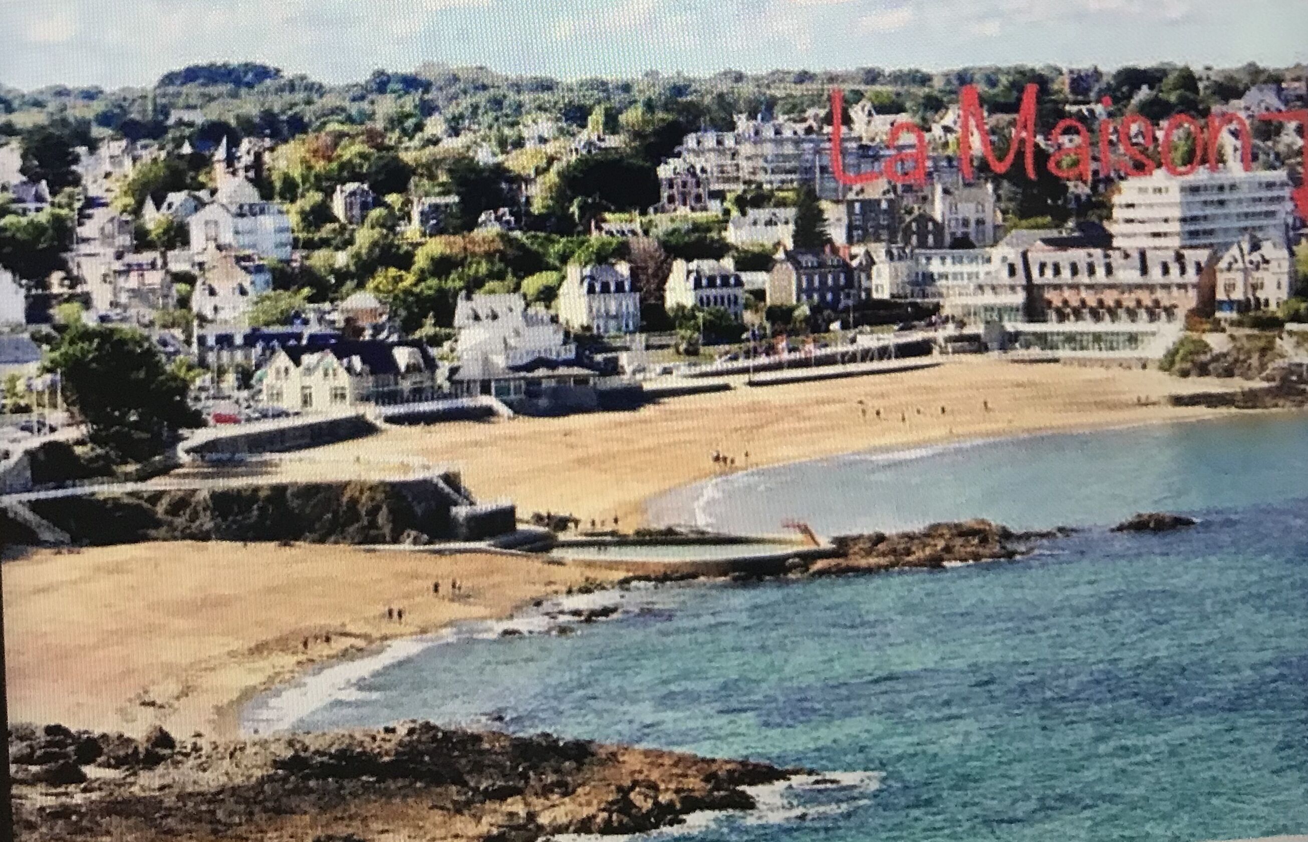 ** Apt 2 chambres-plage du casino-vue sur mer! ** 2br apt with Ocean Views! **