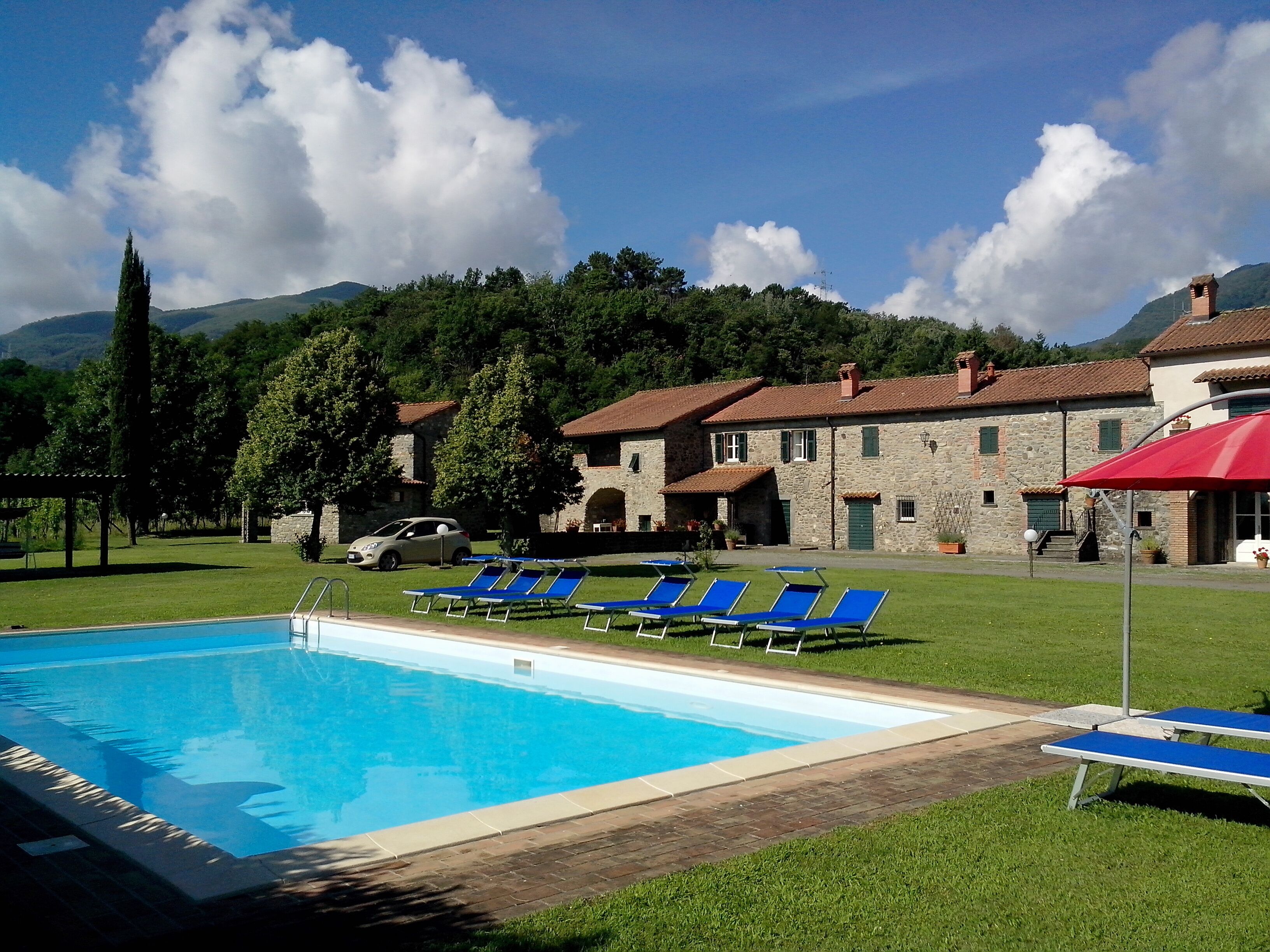 Coriana Apartments and Villas