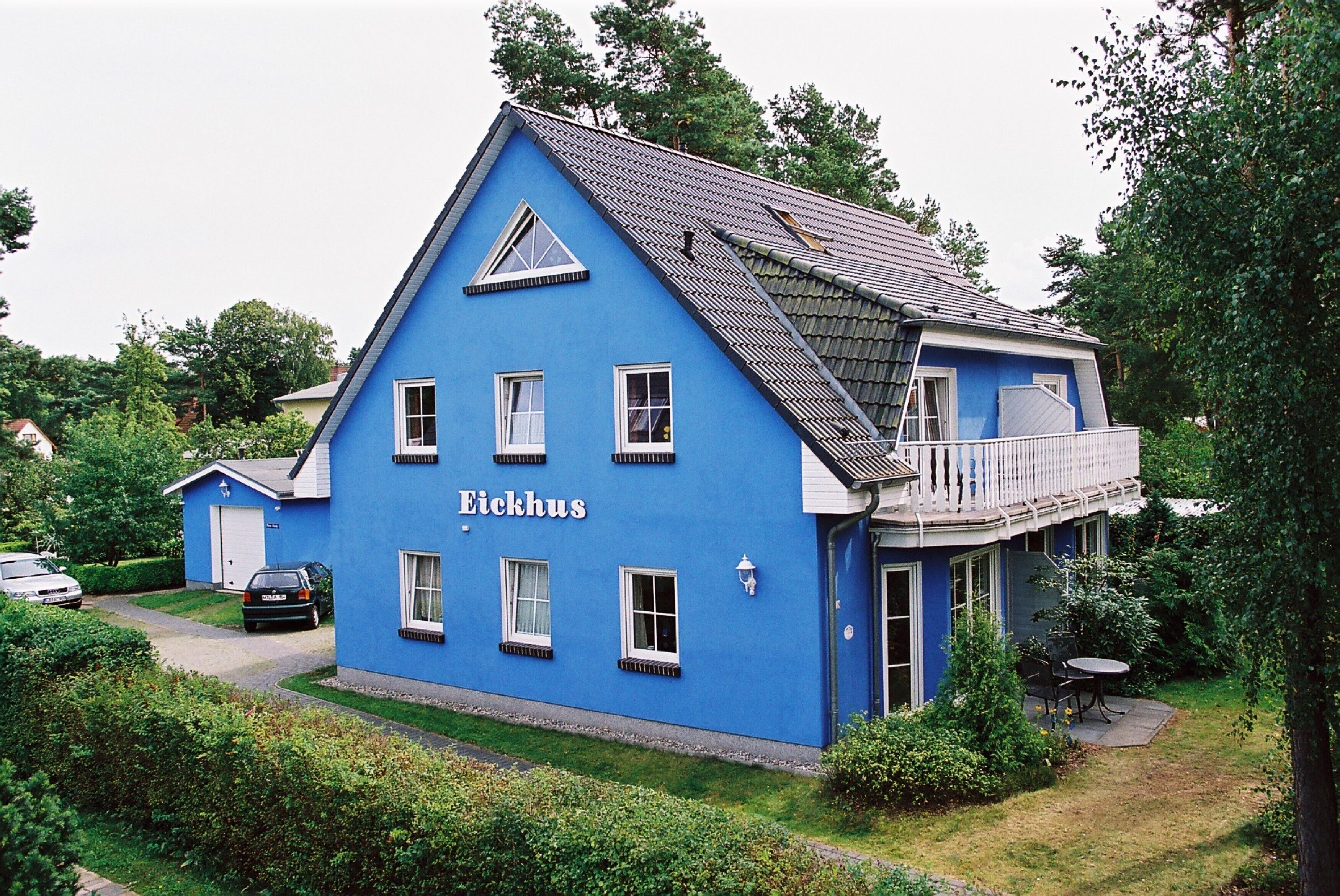Attractive and tastefully decorated in a maritime country style apartment