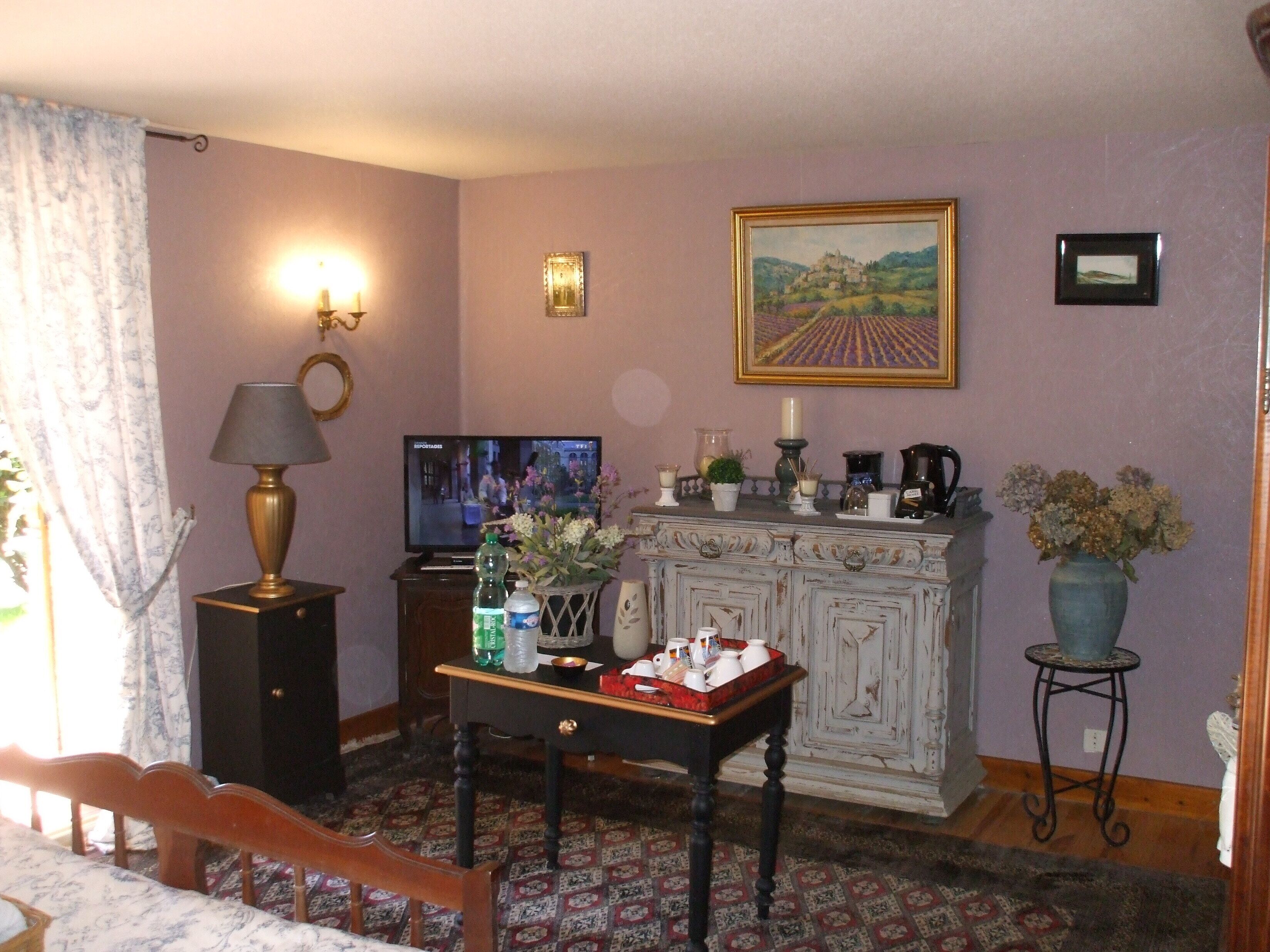 25m² room with bathroom and toilet