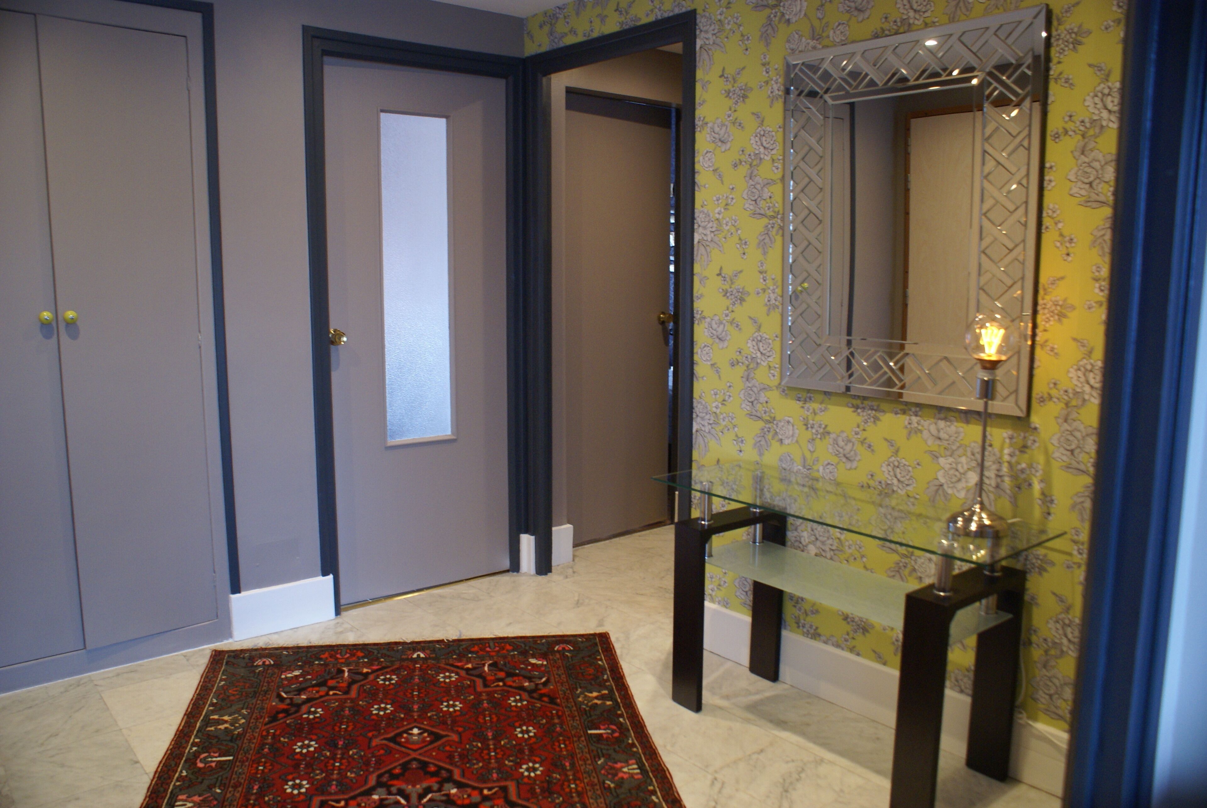 The cozy apartment on the Avenue de la GARE.