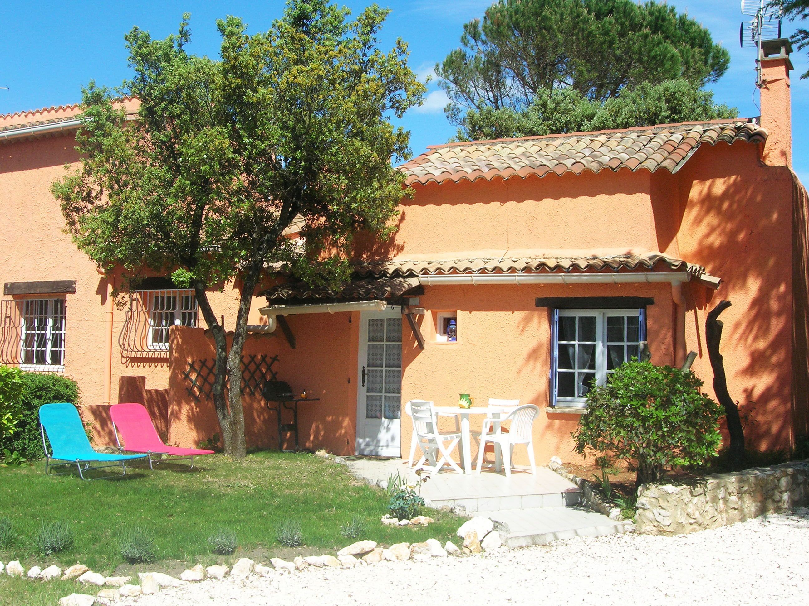 Gîte "l'Olivier" 2-3 people, 10 mins Uzès, salt pool, quiet 