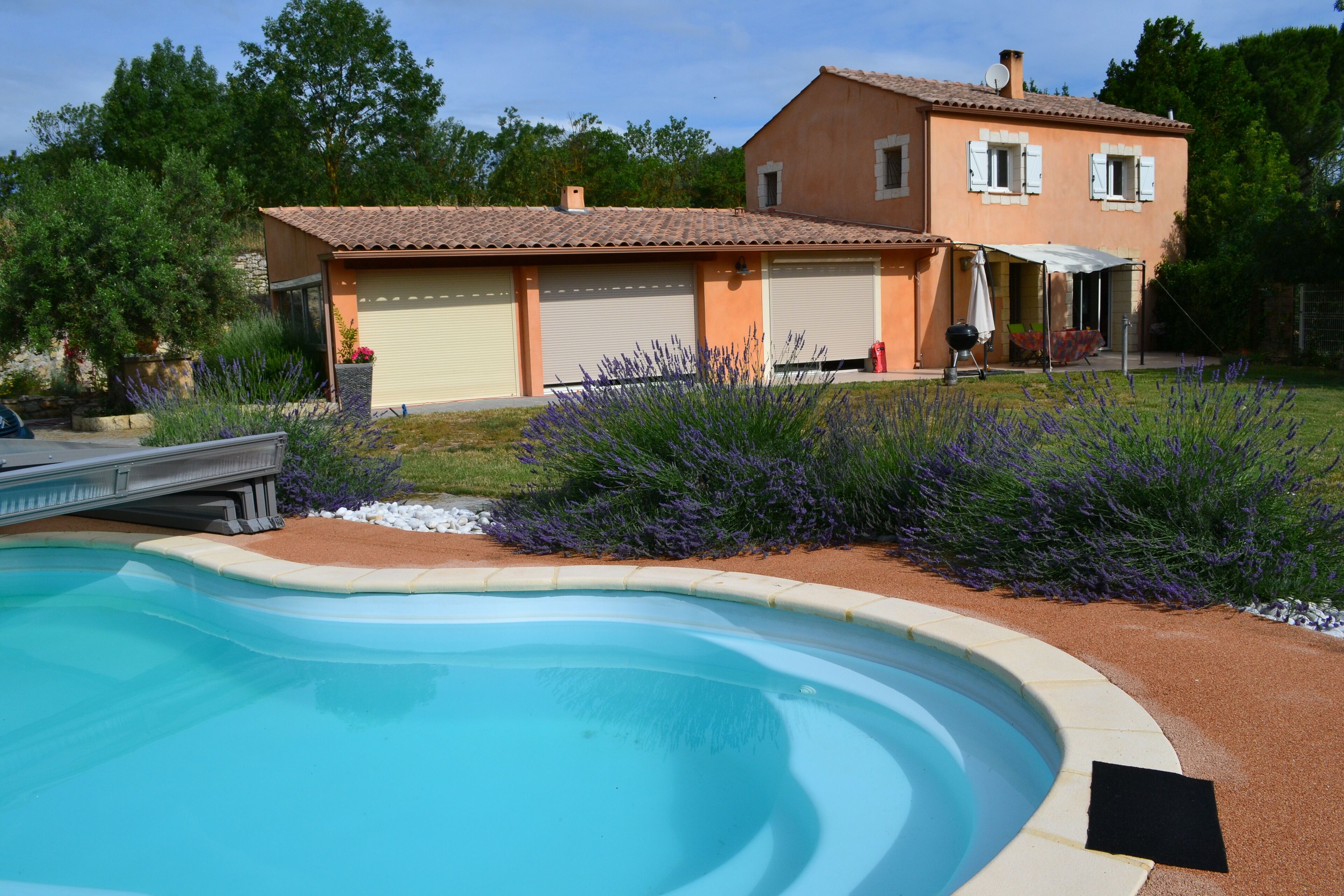 ROOM FOR RENT NEAR THAU POND AND BALARUC LES BAINS 