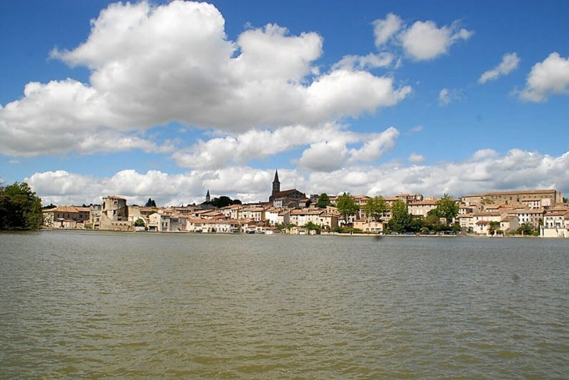 NEW APPT NEAR CANAL DU MIDI AND FULLY EQUIPPED CITY CENTER