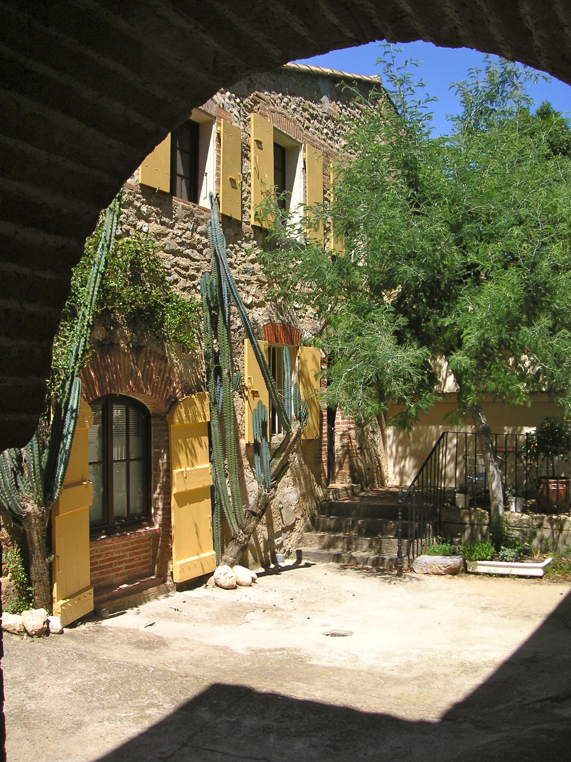 Award-winning Character Holiday Apartment in a Catalan Farmhouse ("Granados")