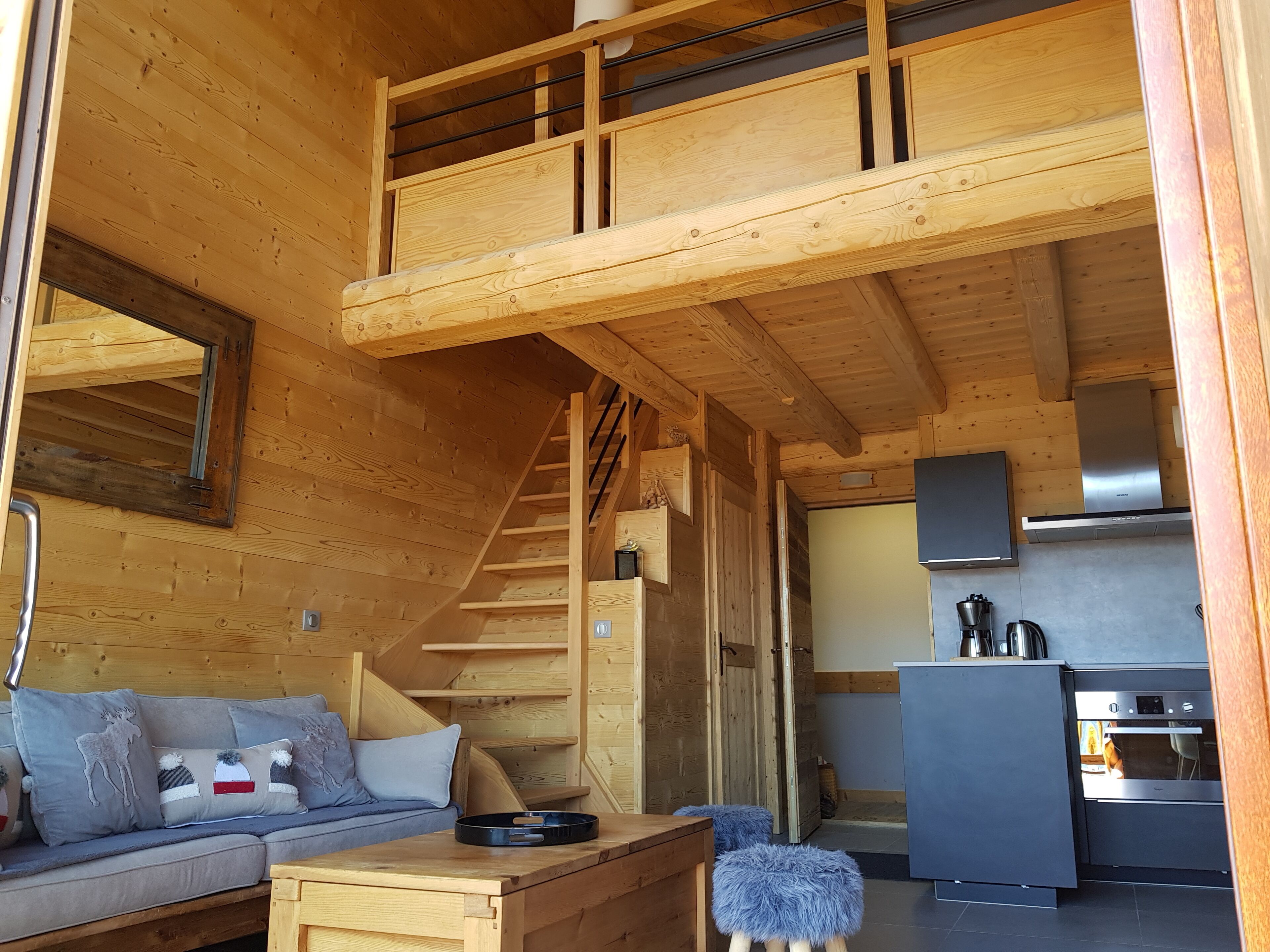 New apartment - 8 people - Superb view - Ski-in ski-out - Wood interior