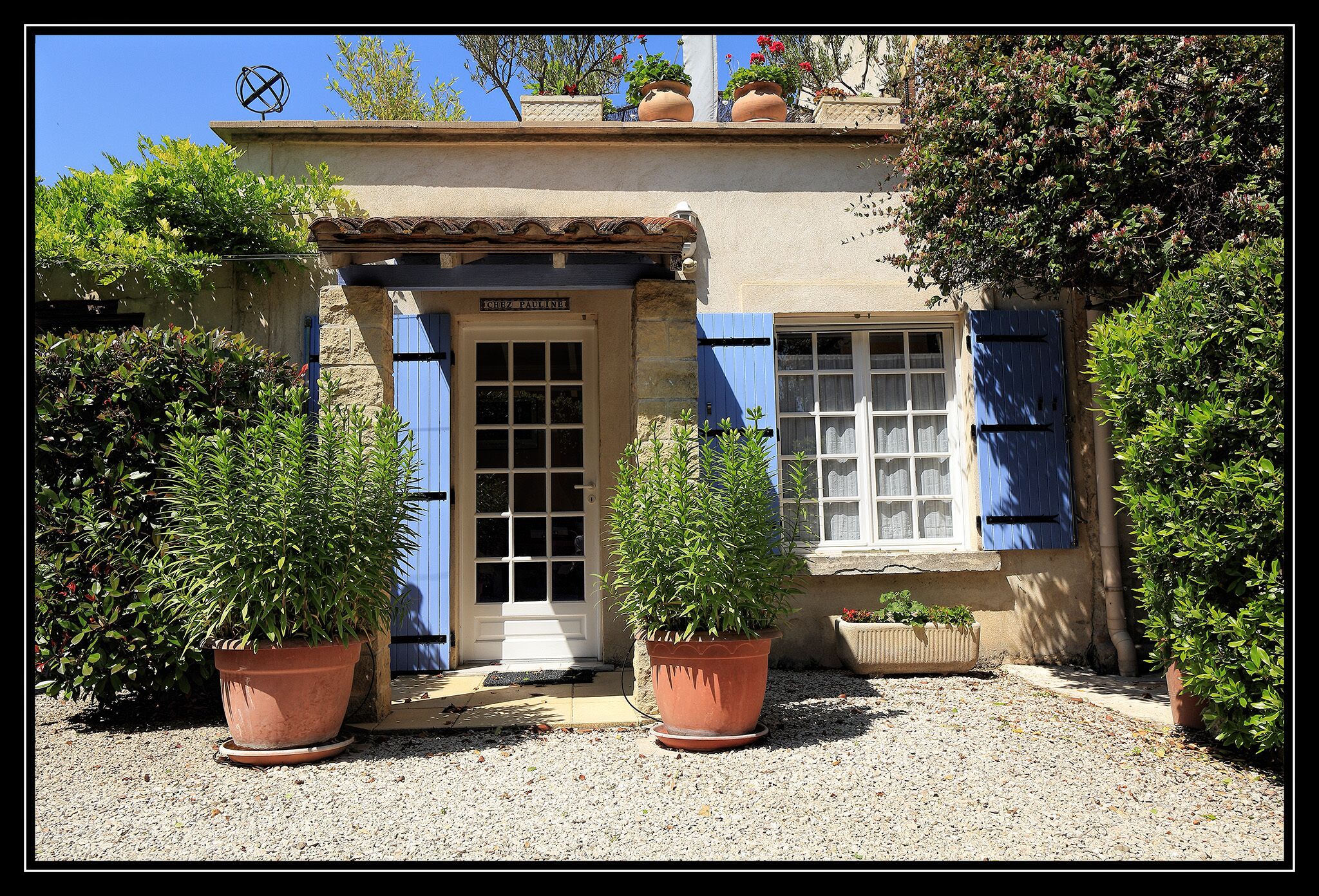 Large 2 Person Apartment with Air Conditioning & lovely private outdoor area