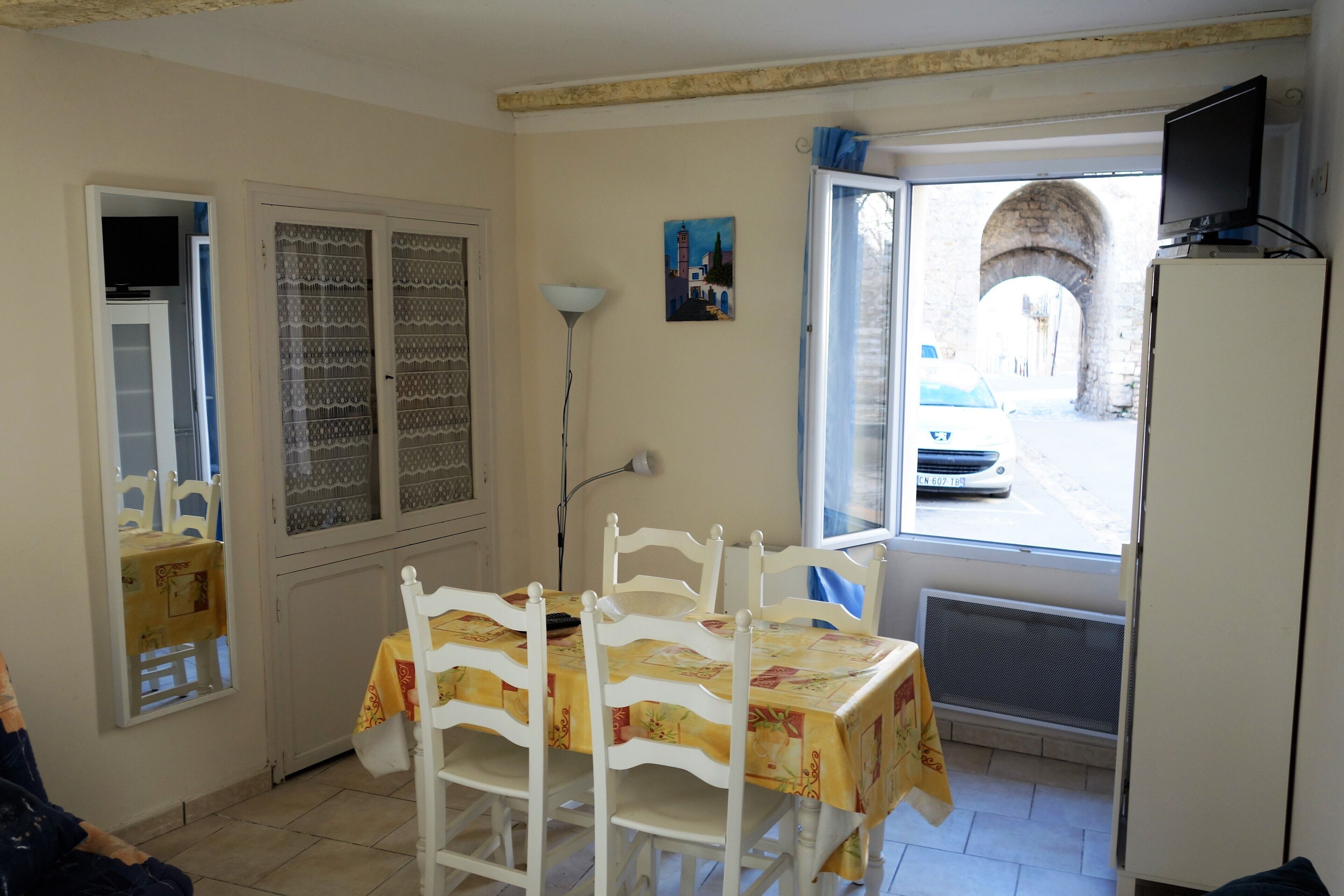 Studio in Quinson Provençal village on the edge of the Verdon, landscape swimming, kayaking, etc.
