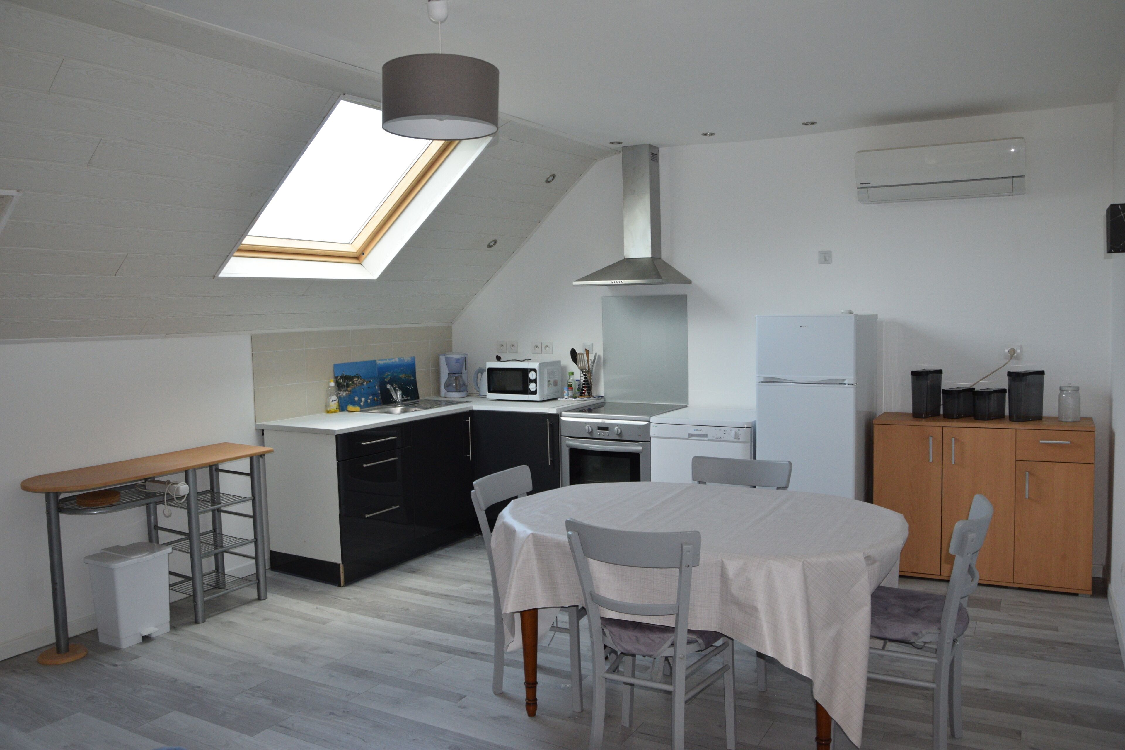 Bright apartment in the countryside, 10 minutes from the beaches