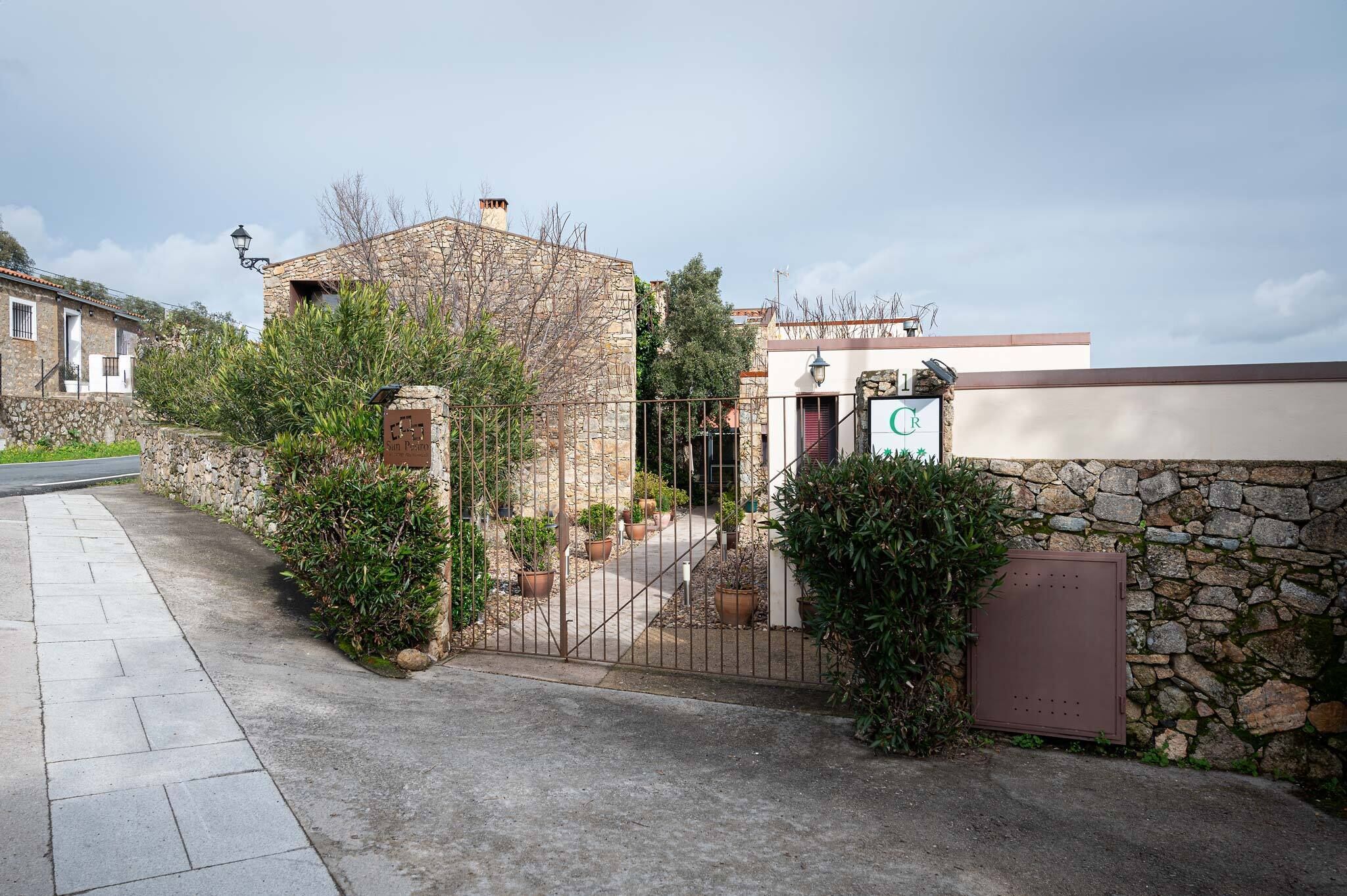 San Pedro Rural Apartments (3 pax) in Valencia de Alcántara 