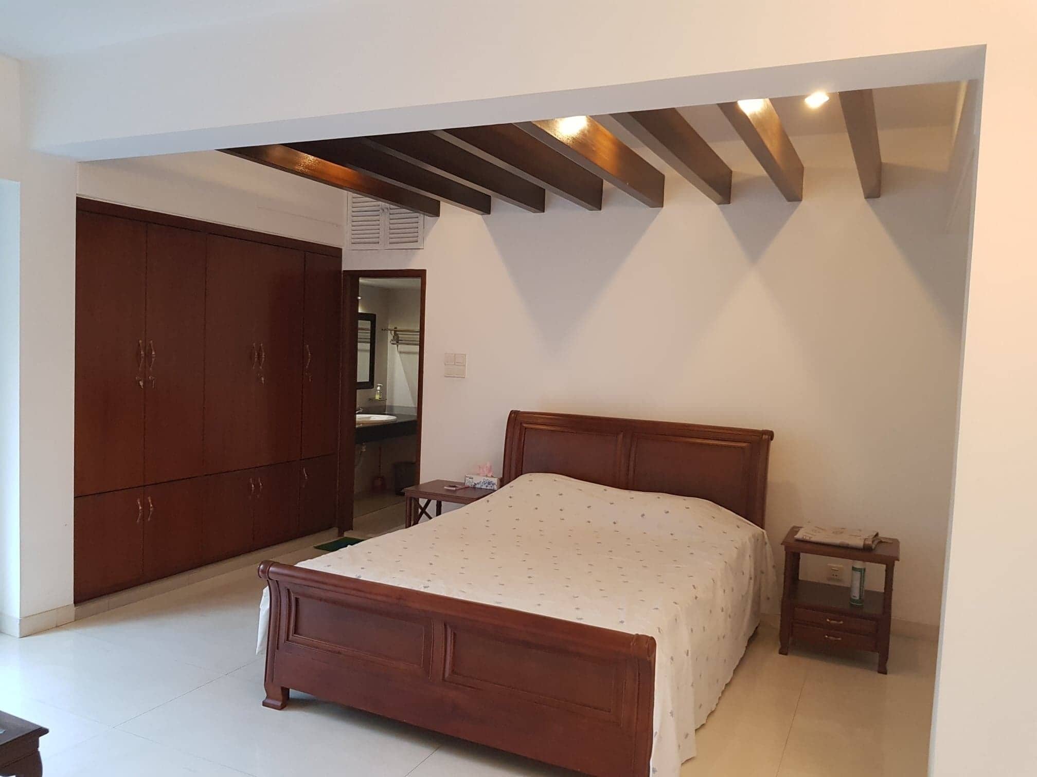 Affordable Luxurious Queen Bed@ Gulshan 2