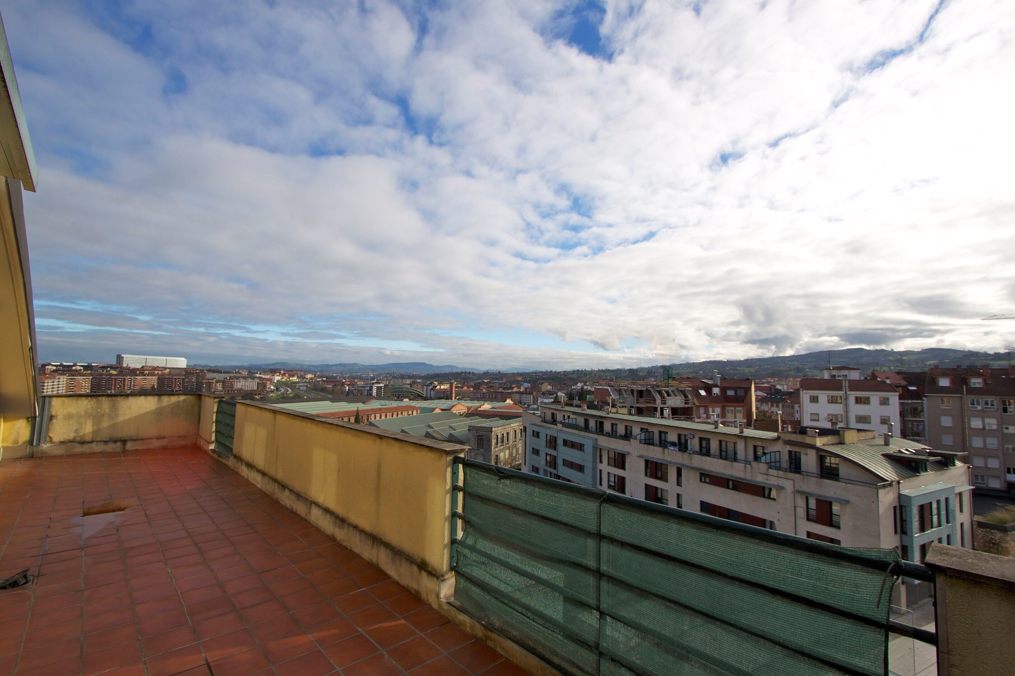 Penthouse in Oviedo city center. Penthouse in Oviedo center: 3+garage+terrace+wifi