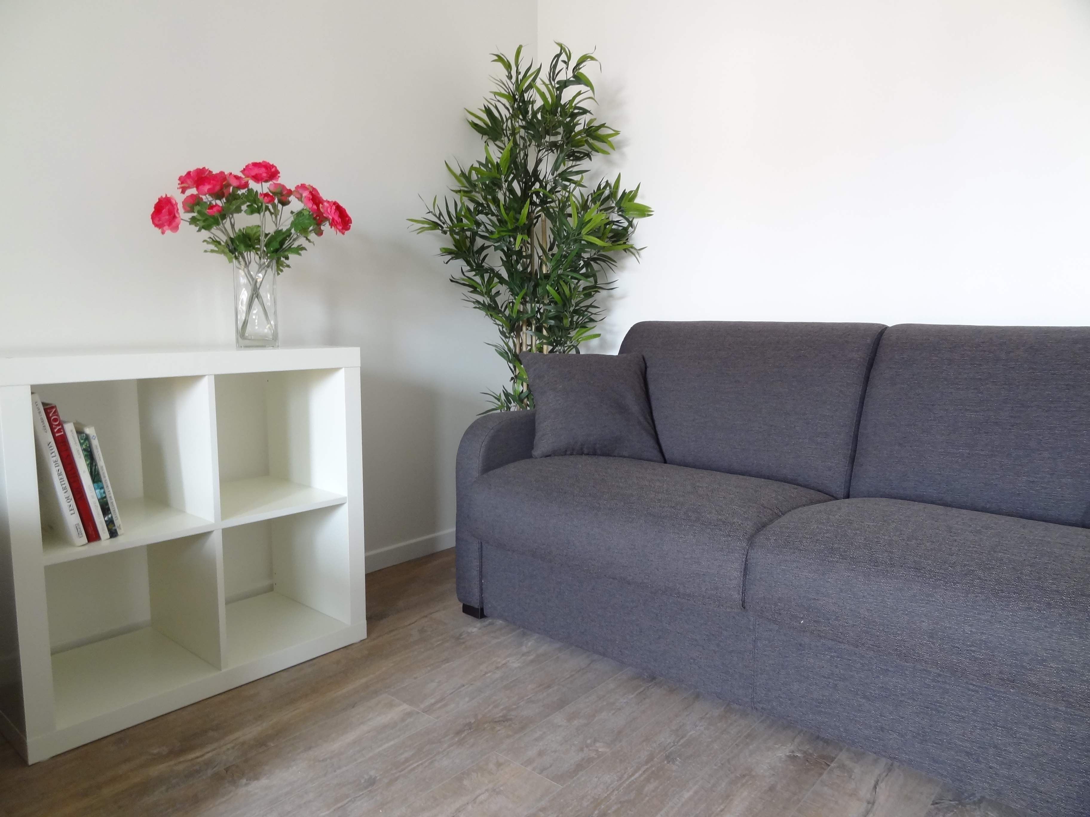 STUDIO "HIGH ON THE HILL", ideally located in Lyon